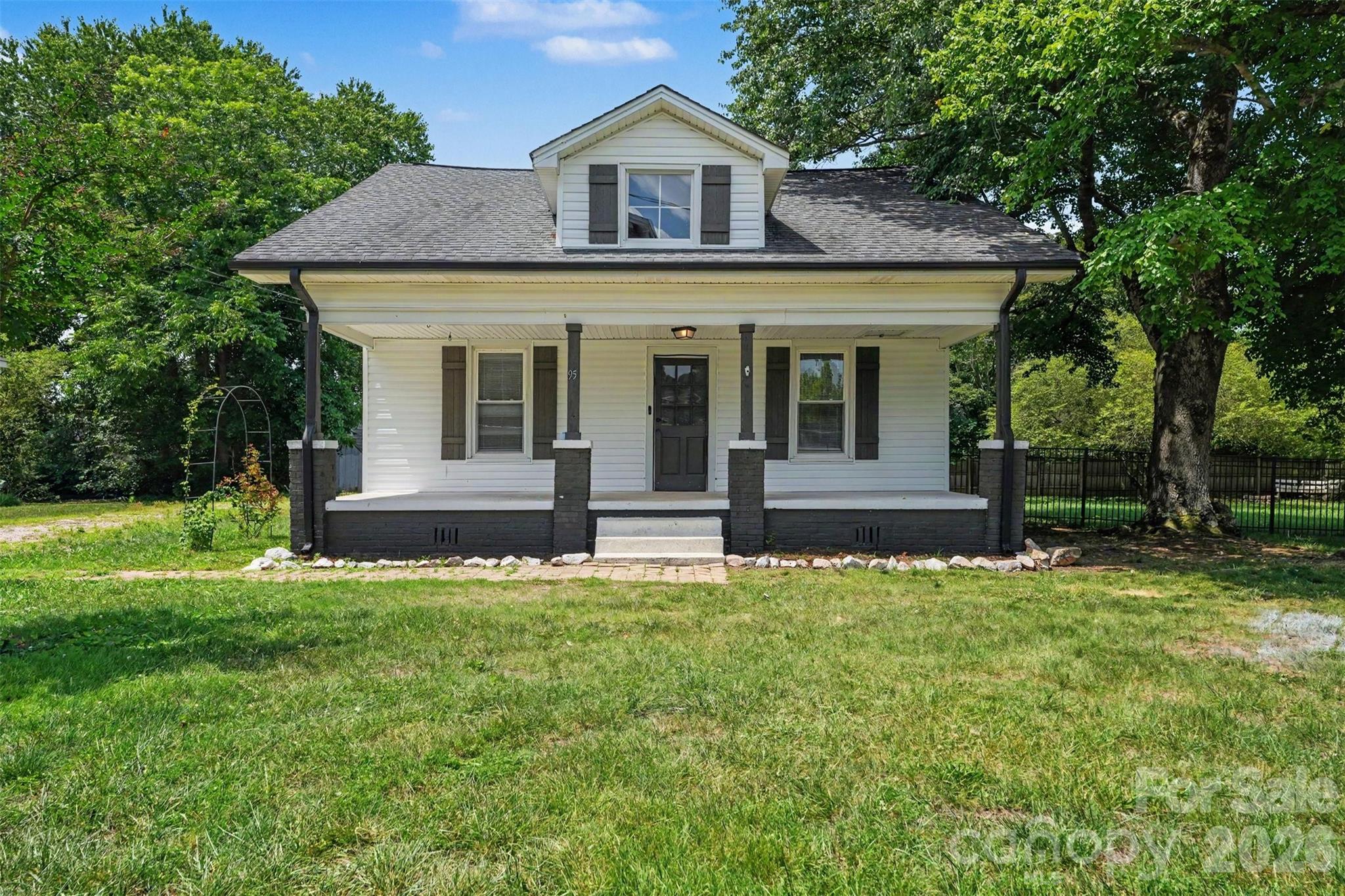 95 Central Avenue — China Grove