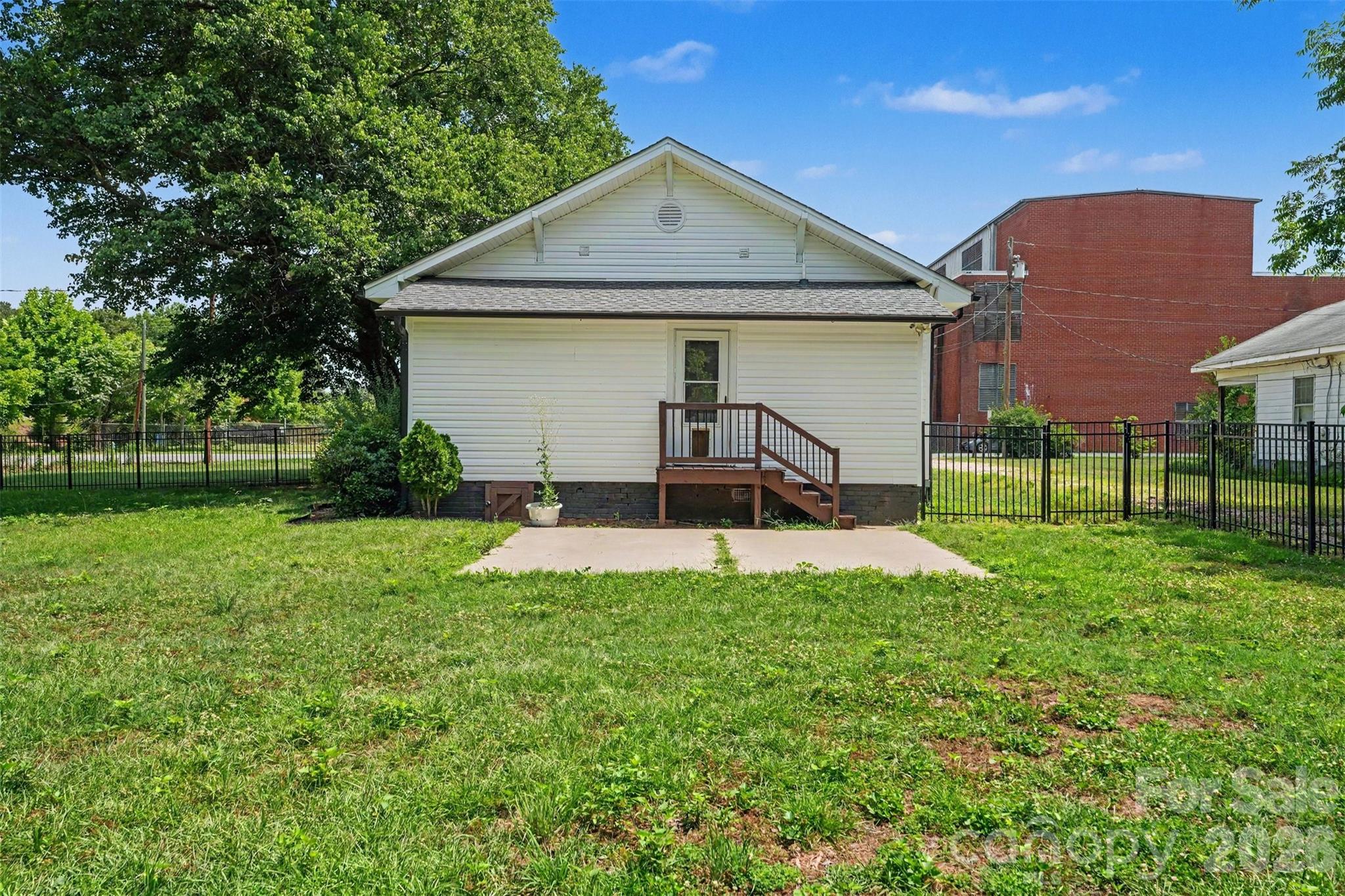 95 Central Avenue — China Grove