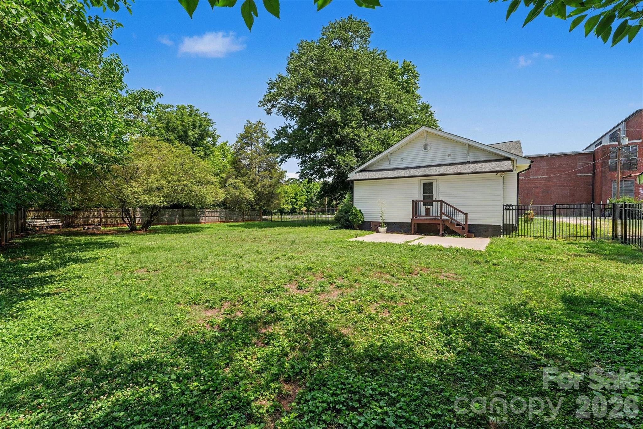 95 Central Avenue — China Grove