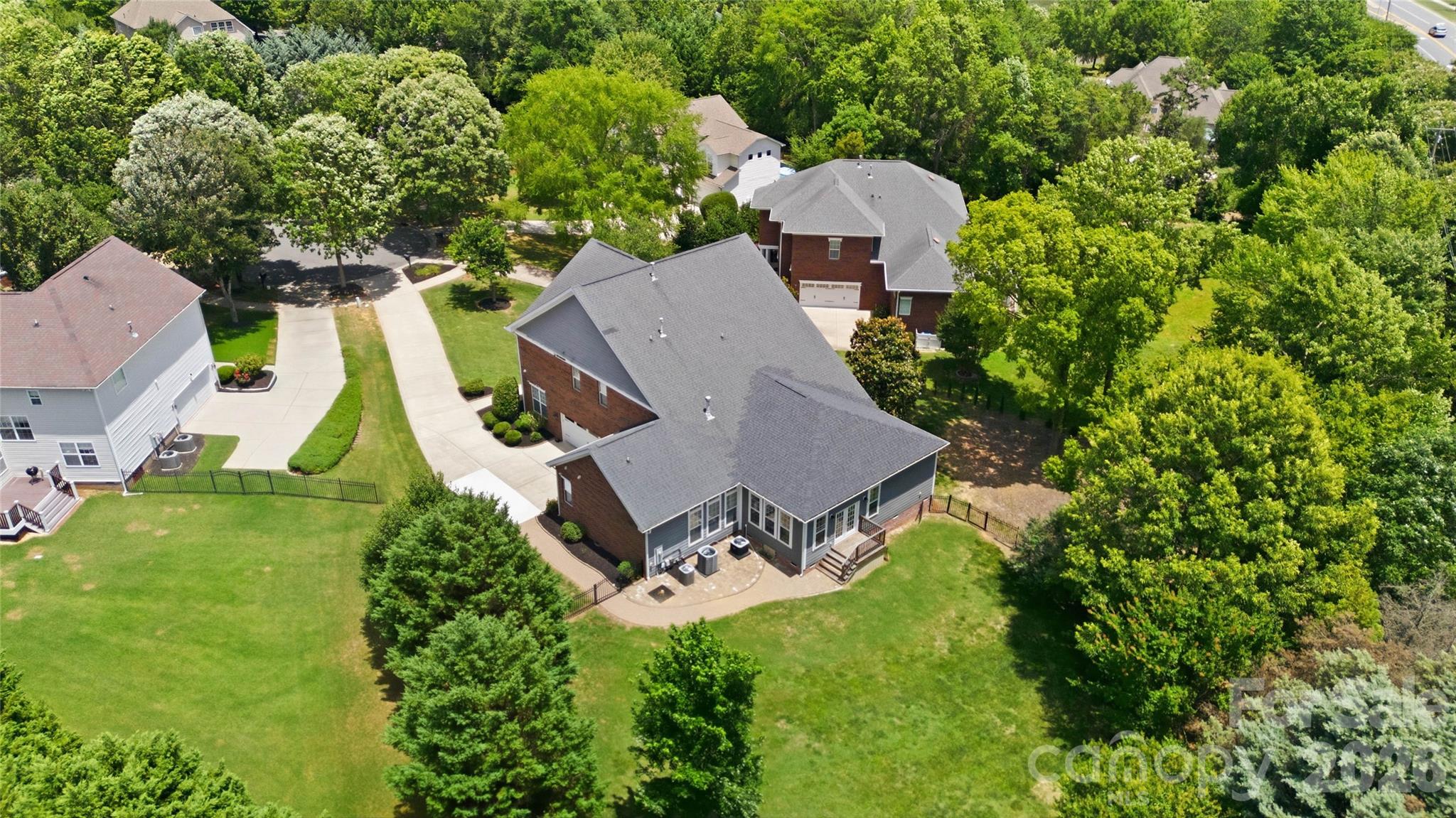 1416 Shade Tree Court — Matthews