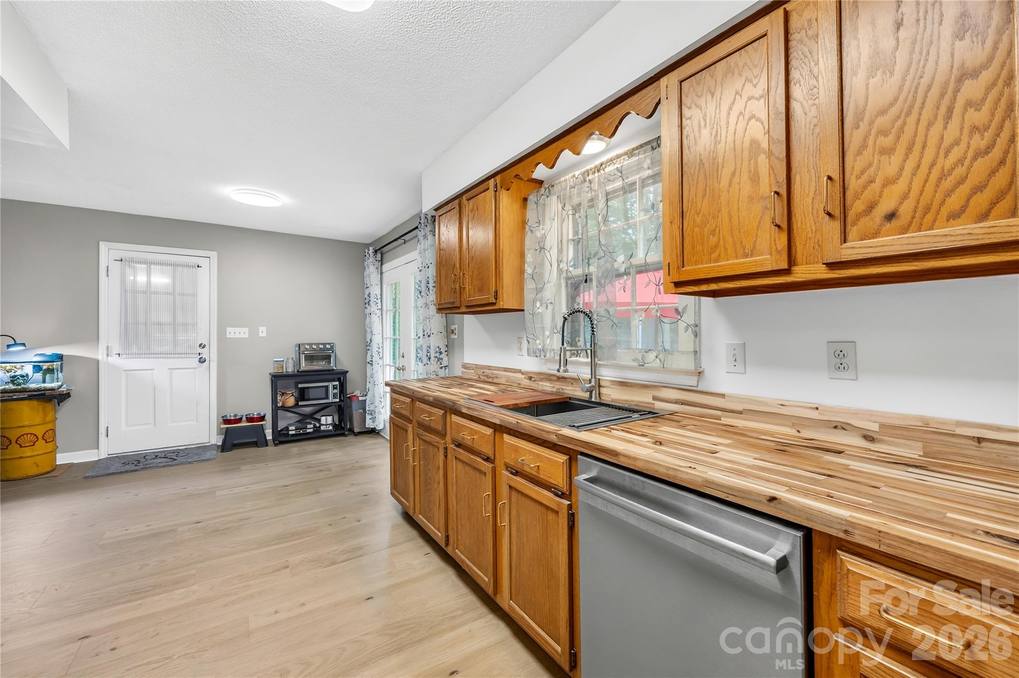 8349 Norcroft Drive — Charlotte