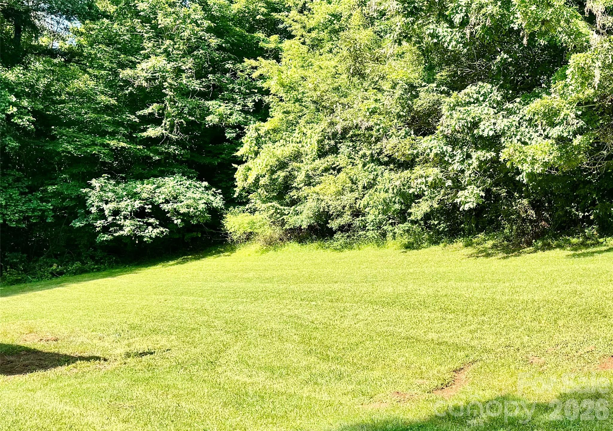 8 White Oak Drive — Leicester