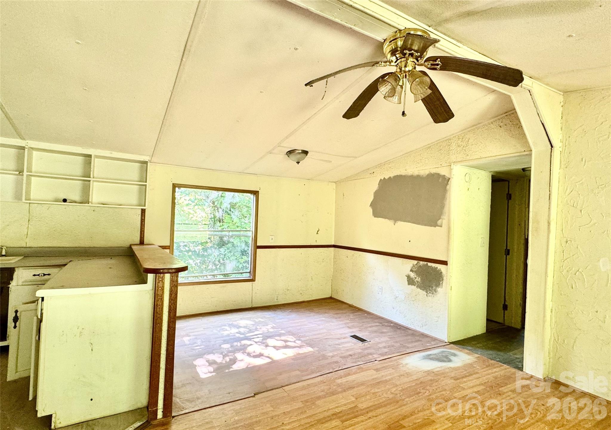 8 White Oak Drive — Leicester