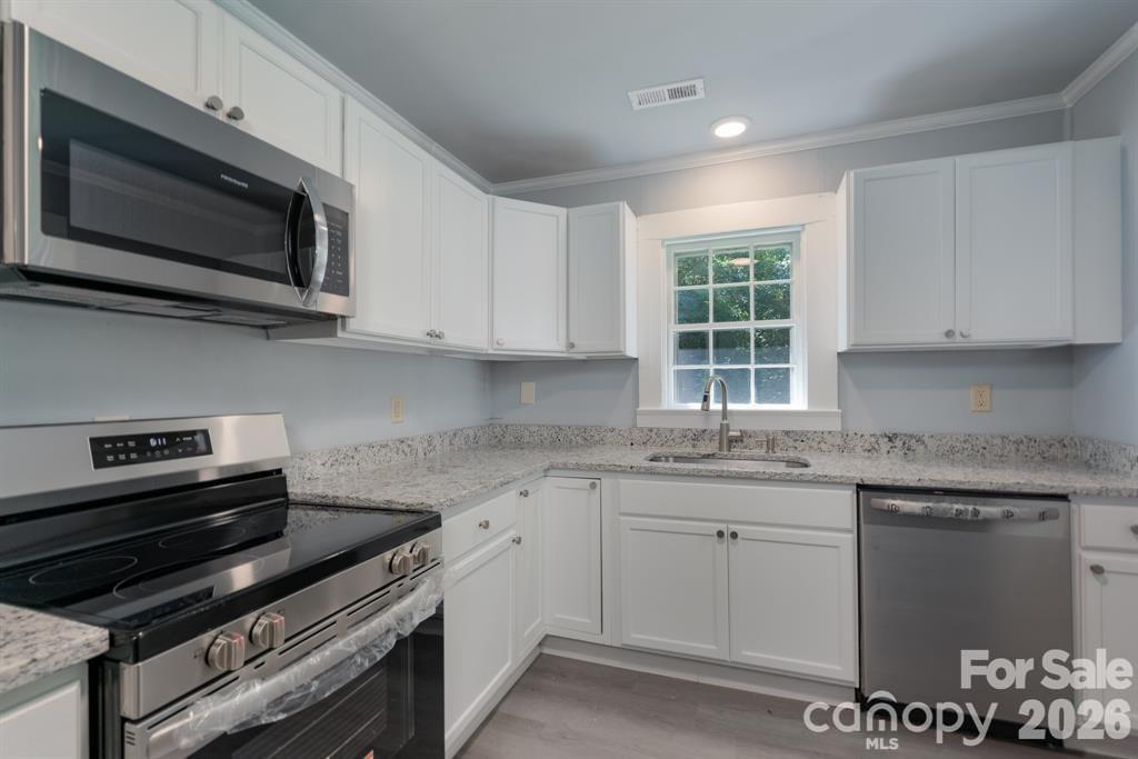 1933 N Rocky River Road — Charlotte