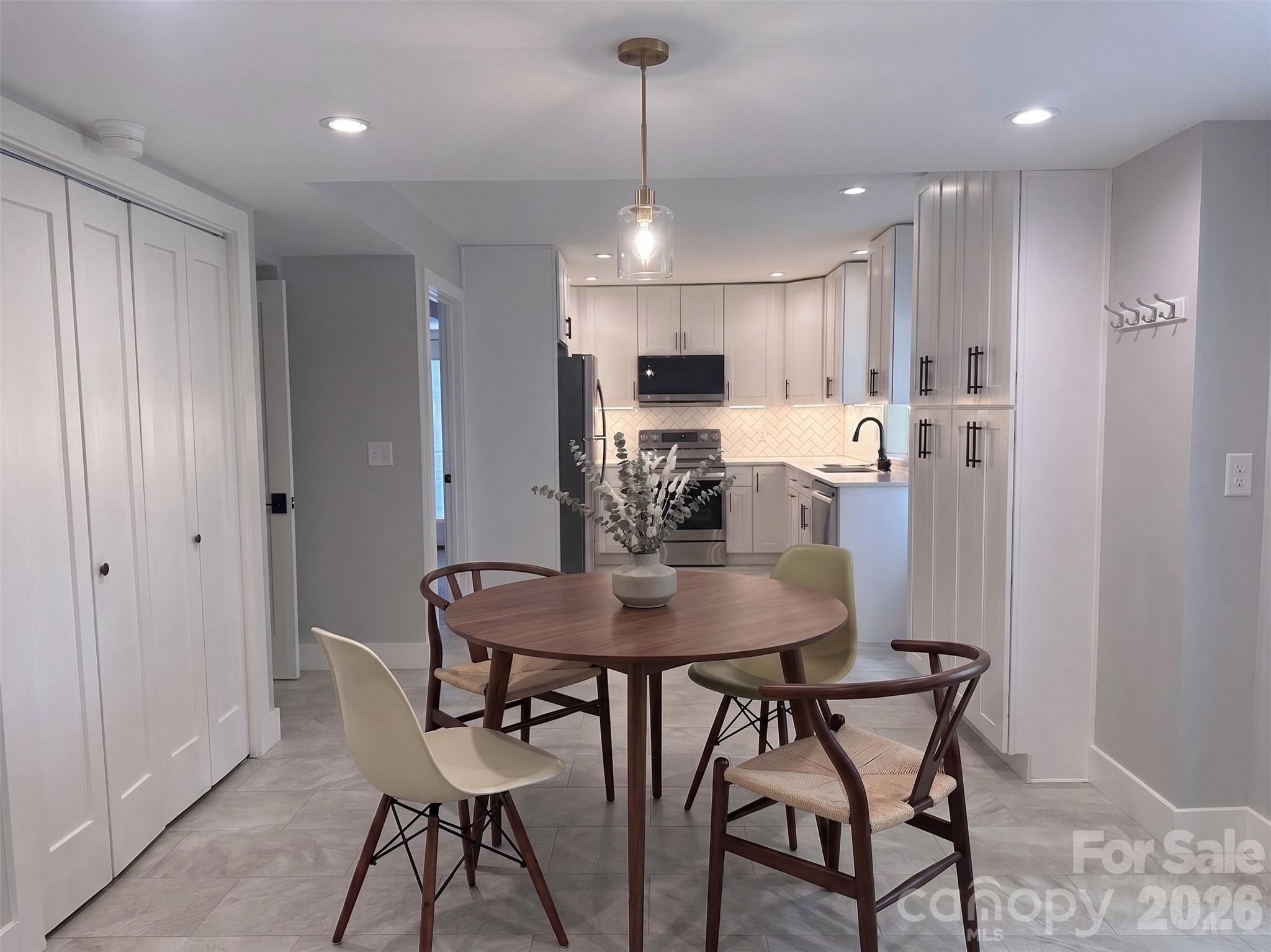 77 Trotter Place — Asheville