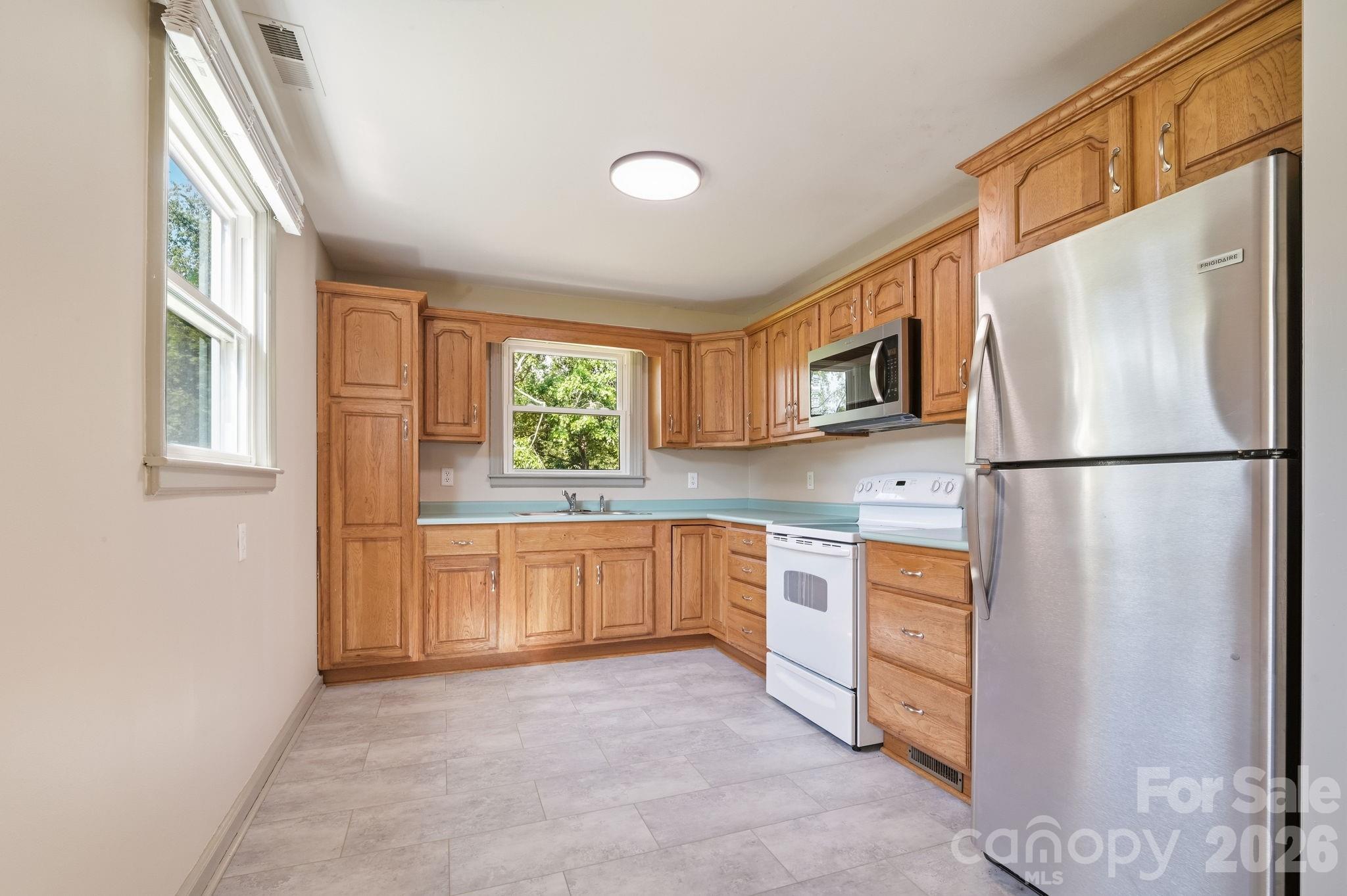 77 Trotter Place — Asheville
