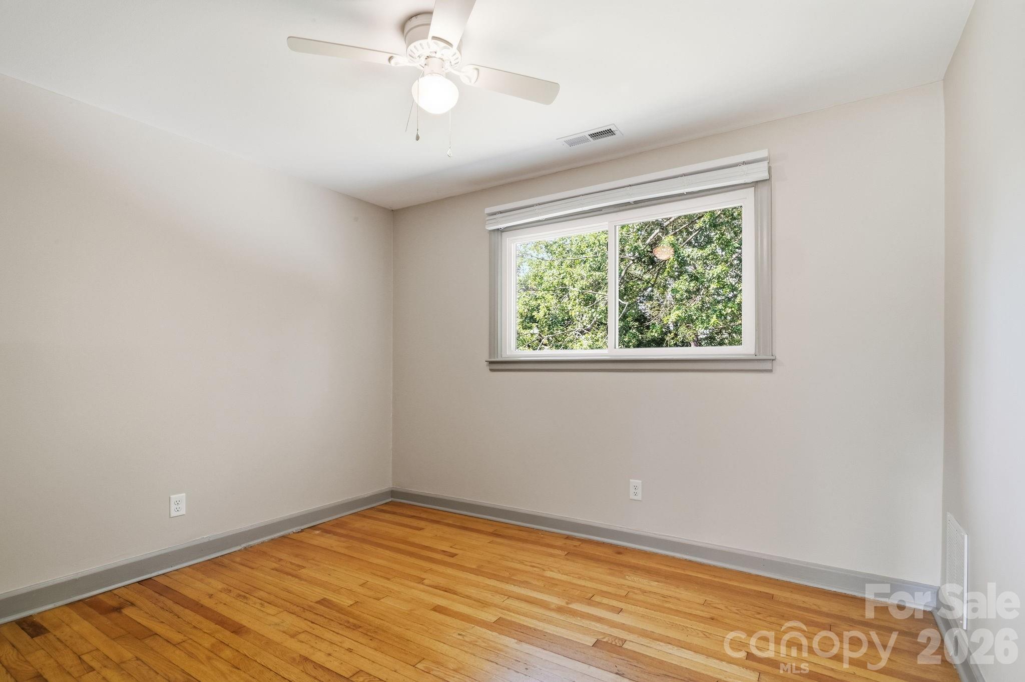 77 Trotter Place — Asheville