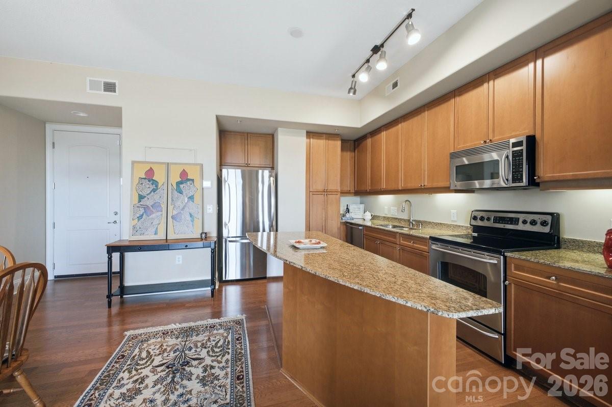 4620 Piedmont Row Drive #714 — Charlotte