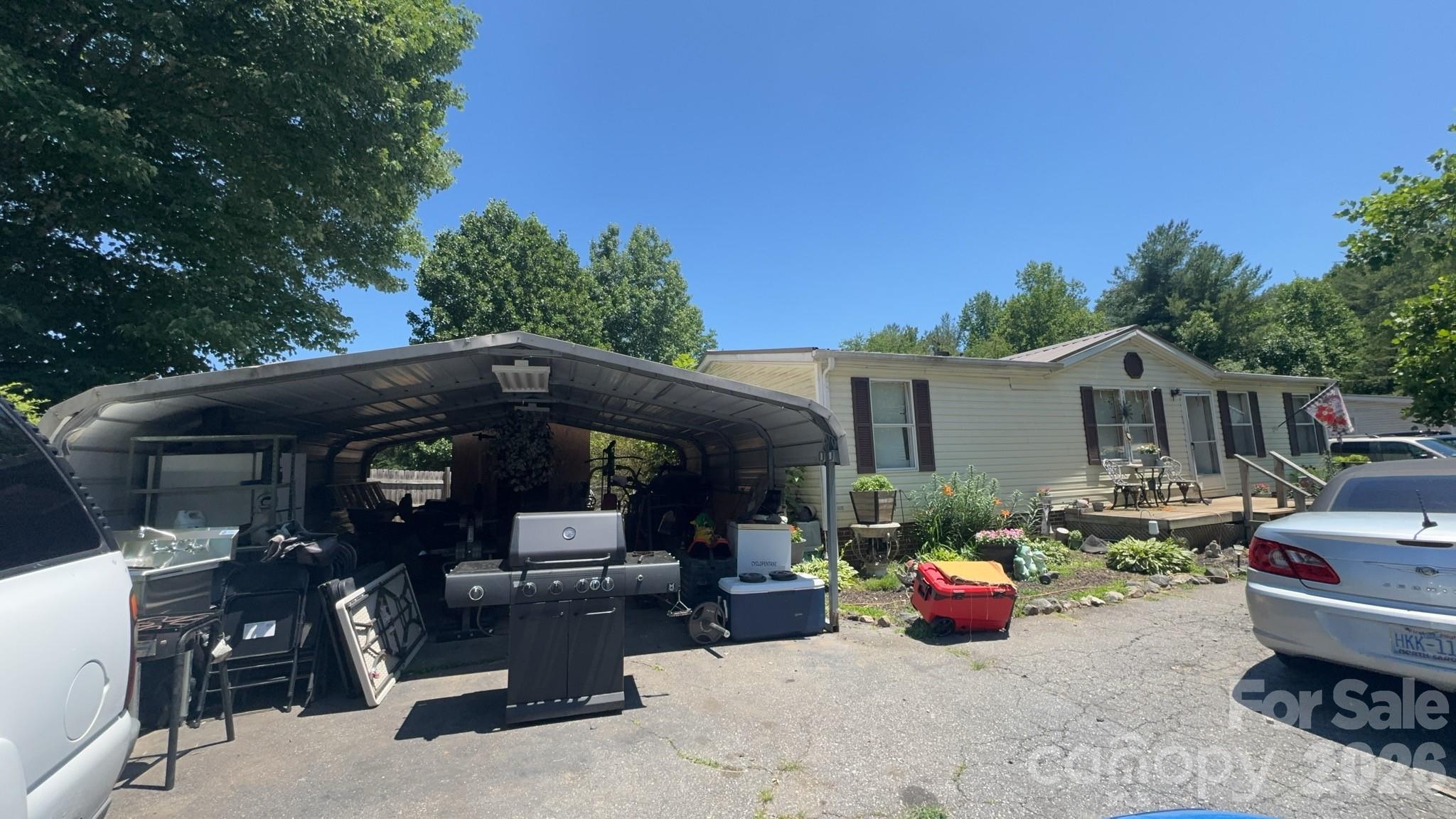 1694 Roy Caldwell Street — Morganton