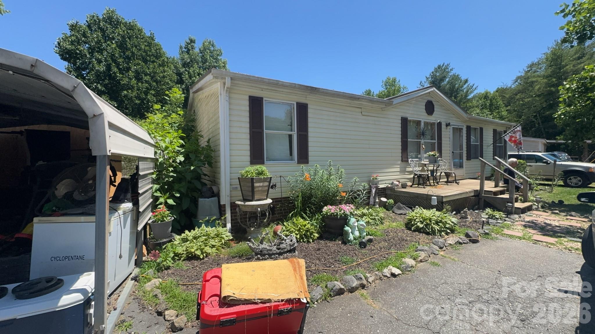 1694 Roy Caldwell Street — Morganton