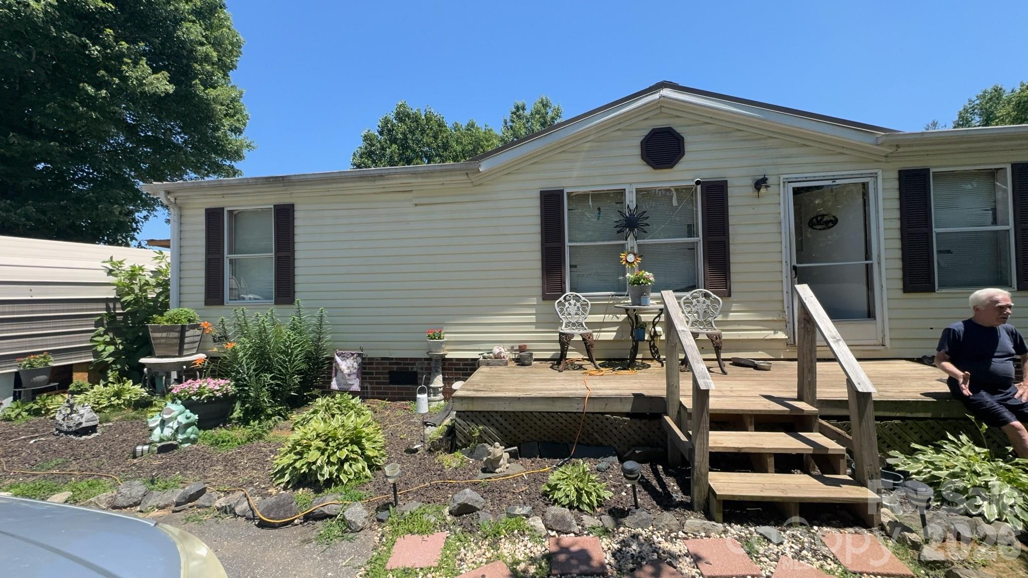 1694 Roy Caldwell Street — Morganton