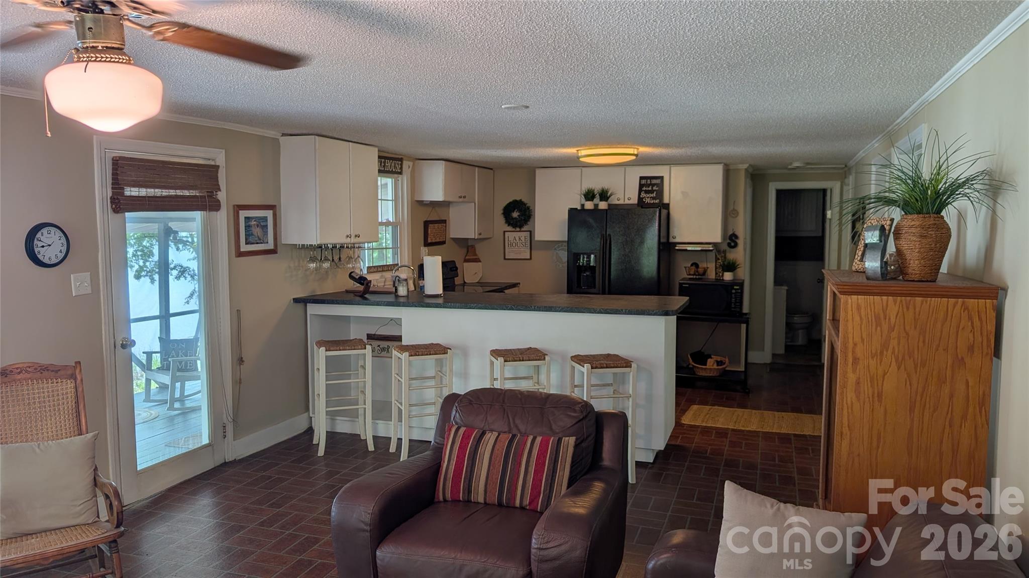 300 Valley 1 Drive — Winnsboro