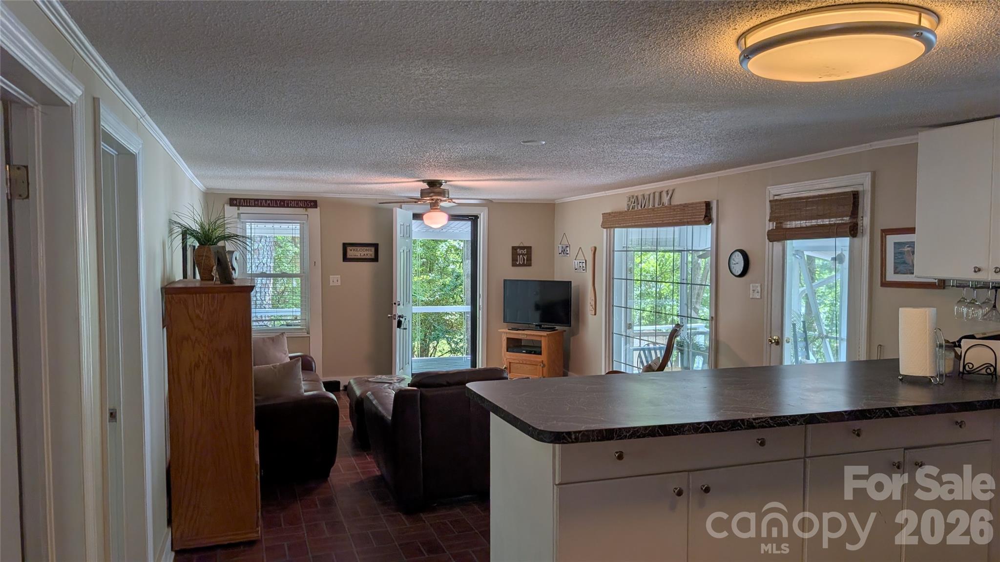300 Valley 1 Drive — Winnsboro