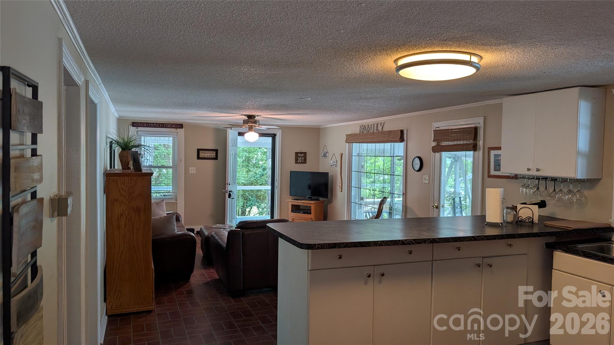 300 Valley 1 Drive — Winnsboro