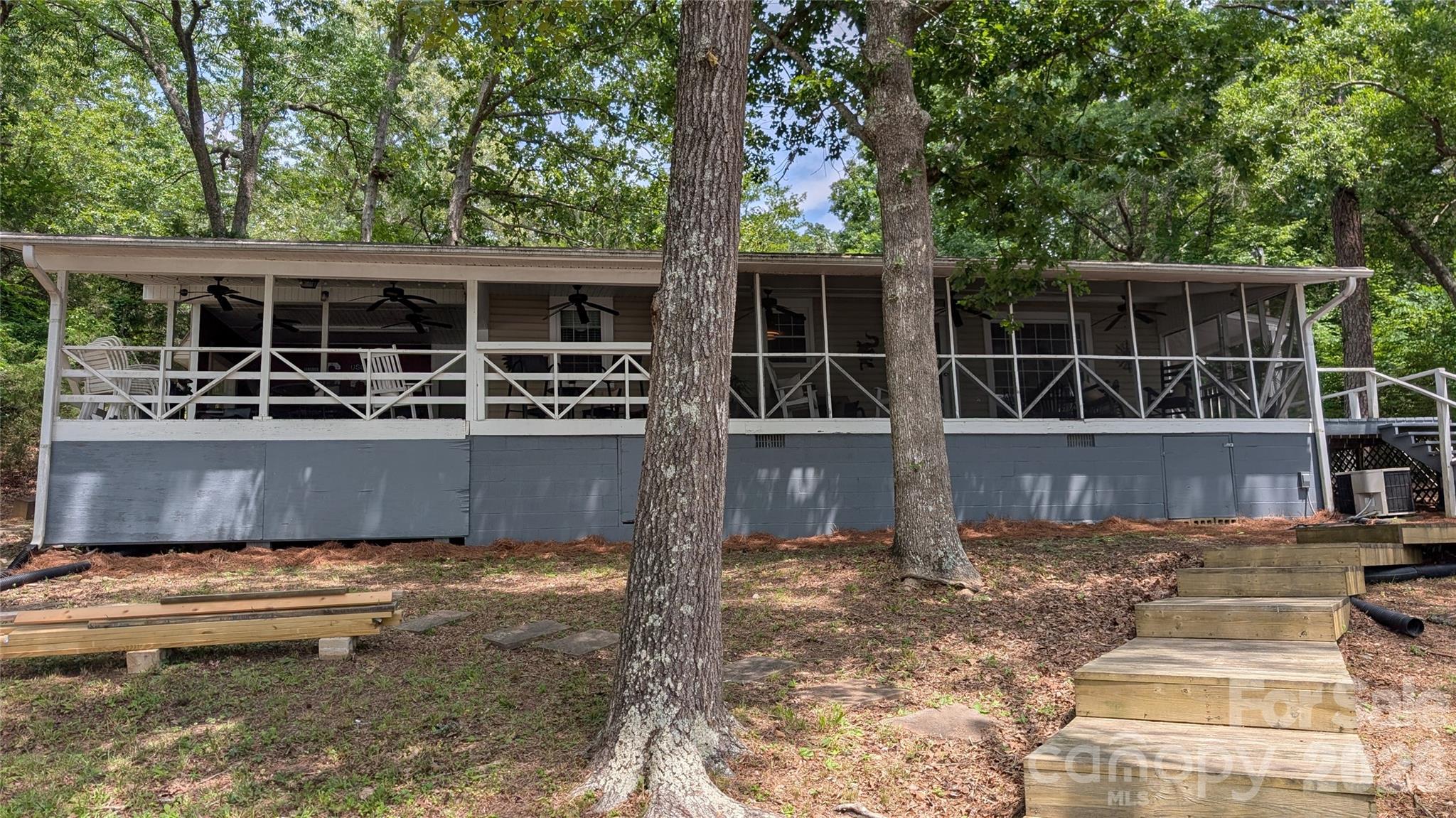 300 Valley 1 Drive — Winnsboro