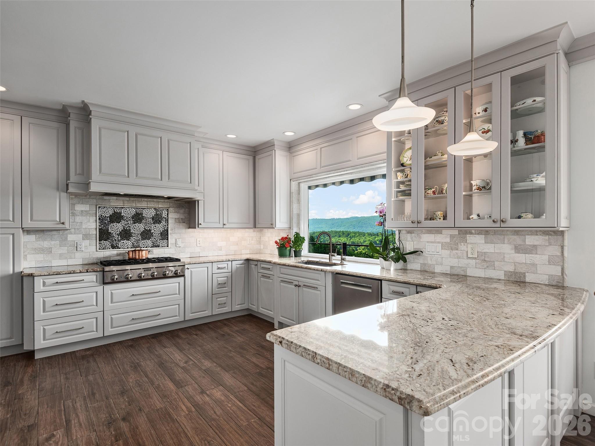 18 Thornapple Drive — Hendersonville