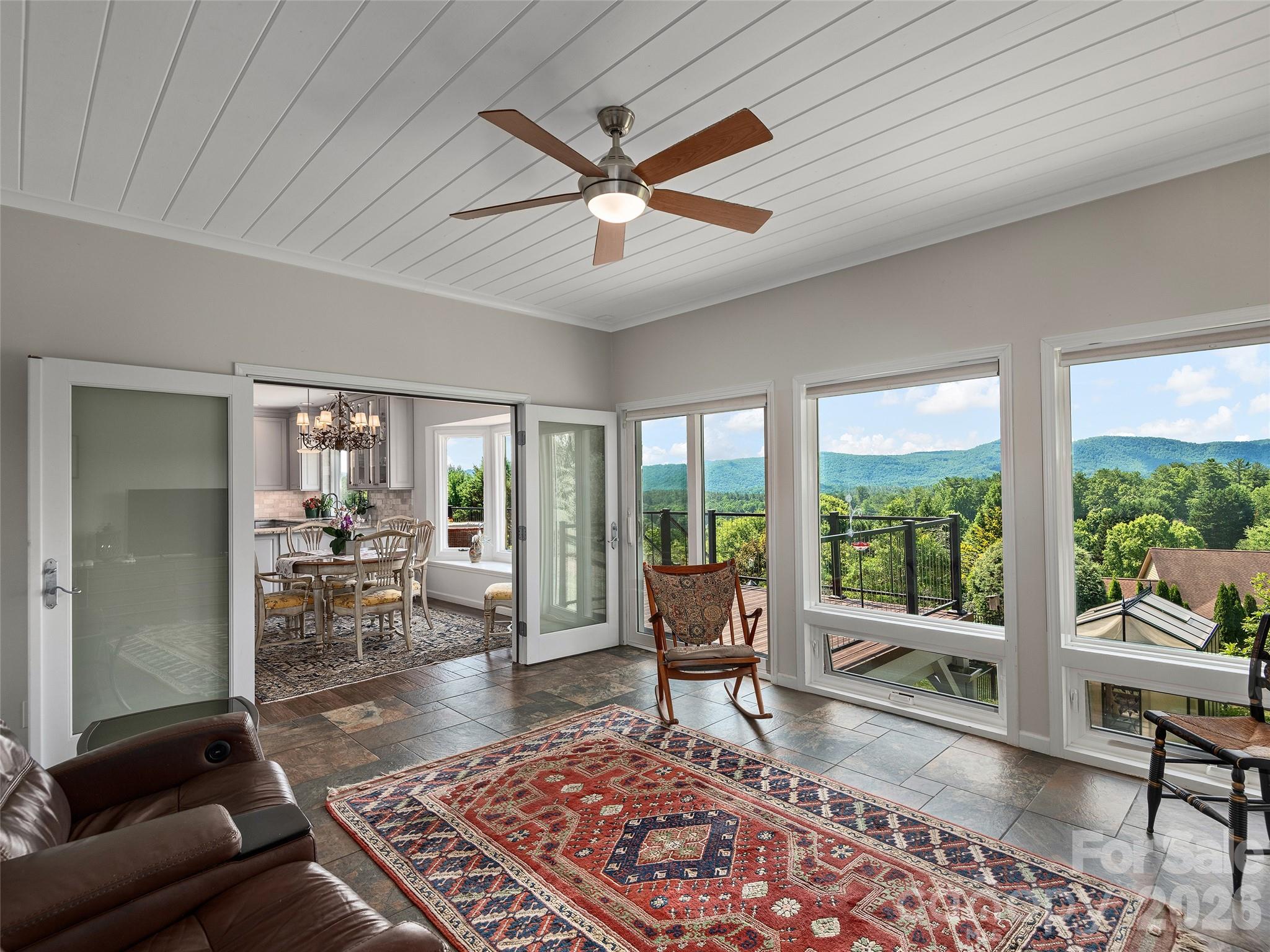 18 Thornapple Drive — Hendersonville