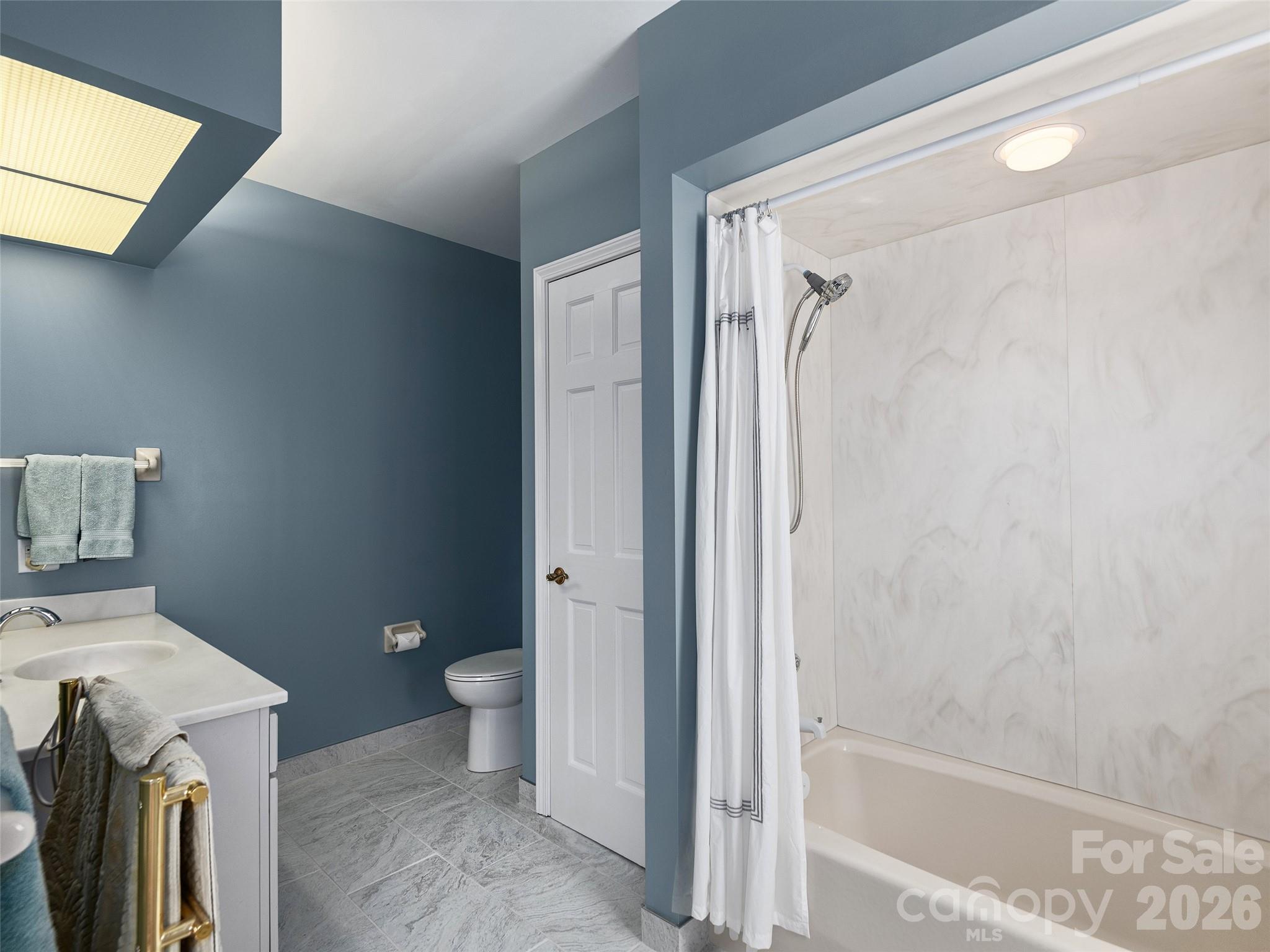 18 Thornapple Drive — Hendersonville