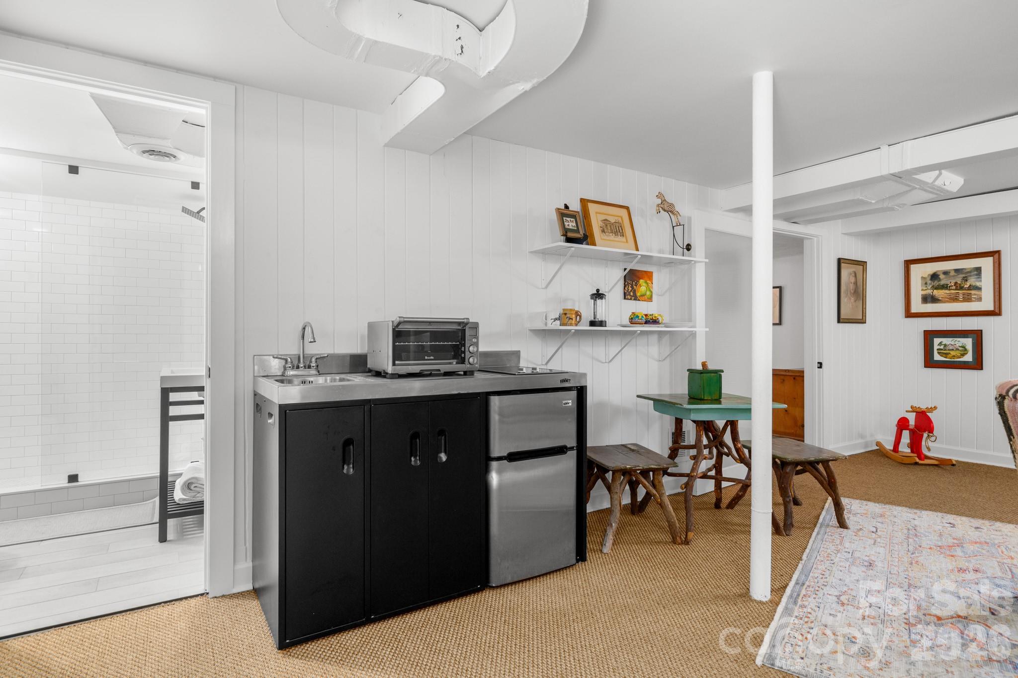 43 Martindale Road — Asheville
