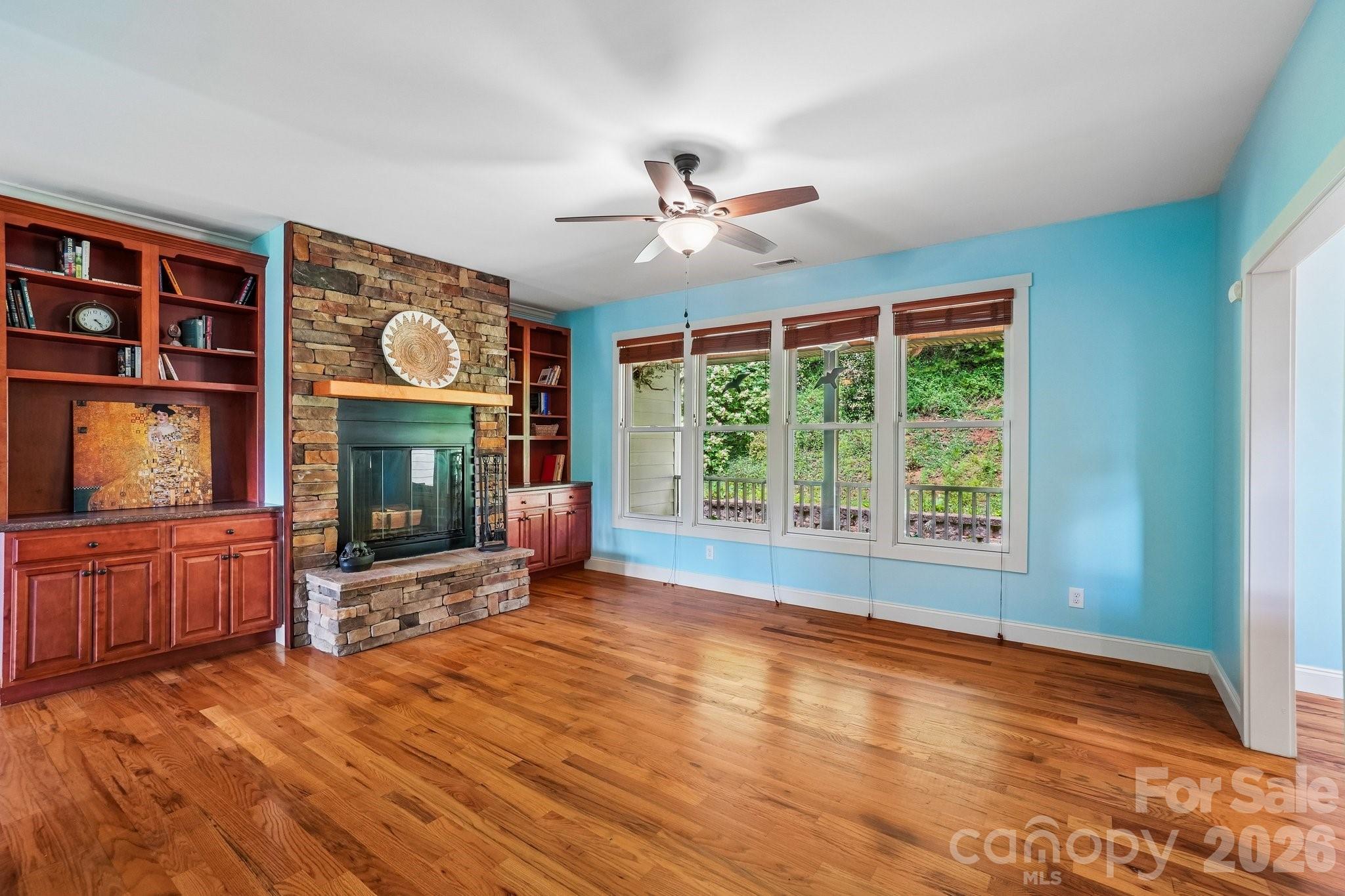 25 Willow Branch Lane — Weaverville