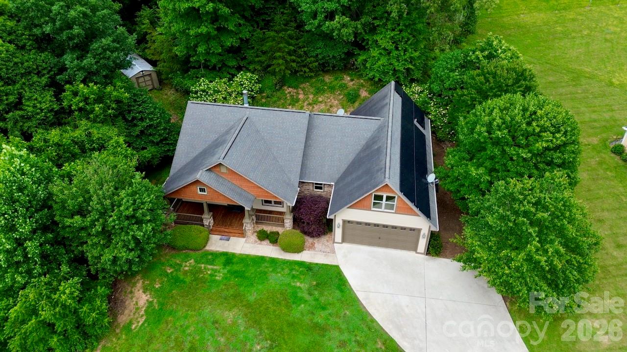 25 Willow Branch Lane — Weaverville