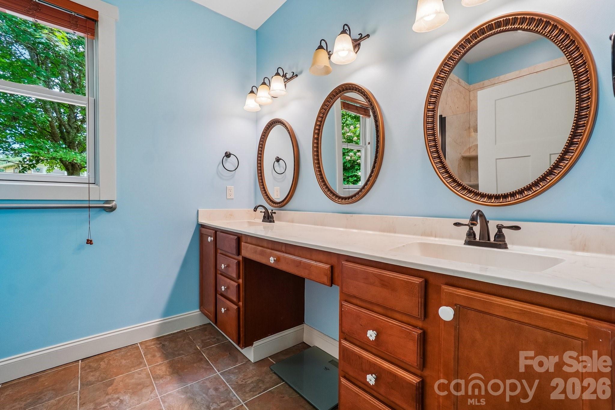 25 Willow Branch Lane — Weaverville