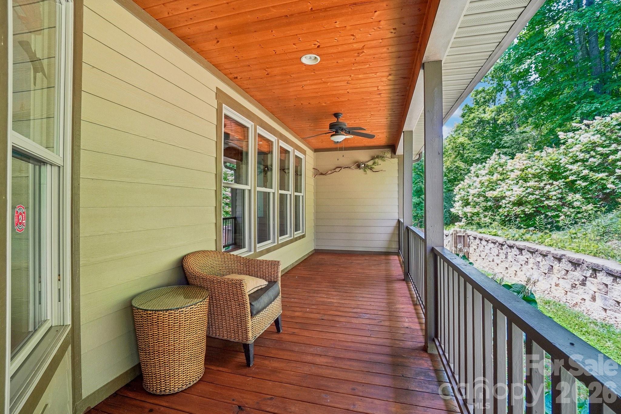 25 Willow Branch Lane — Weaverville