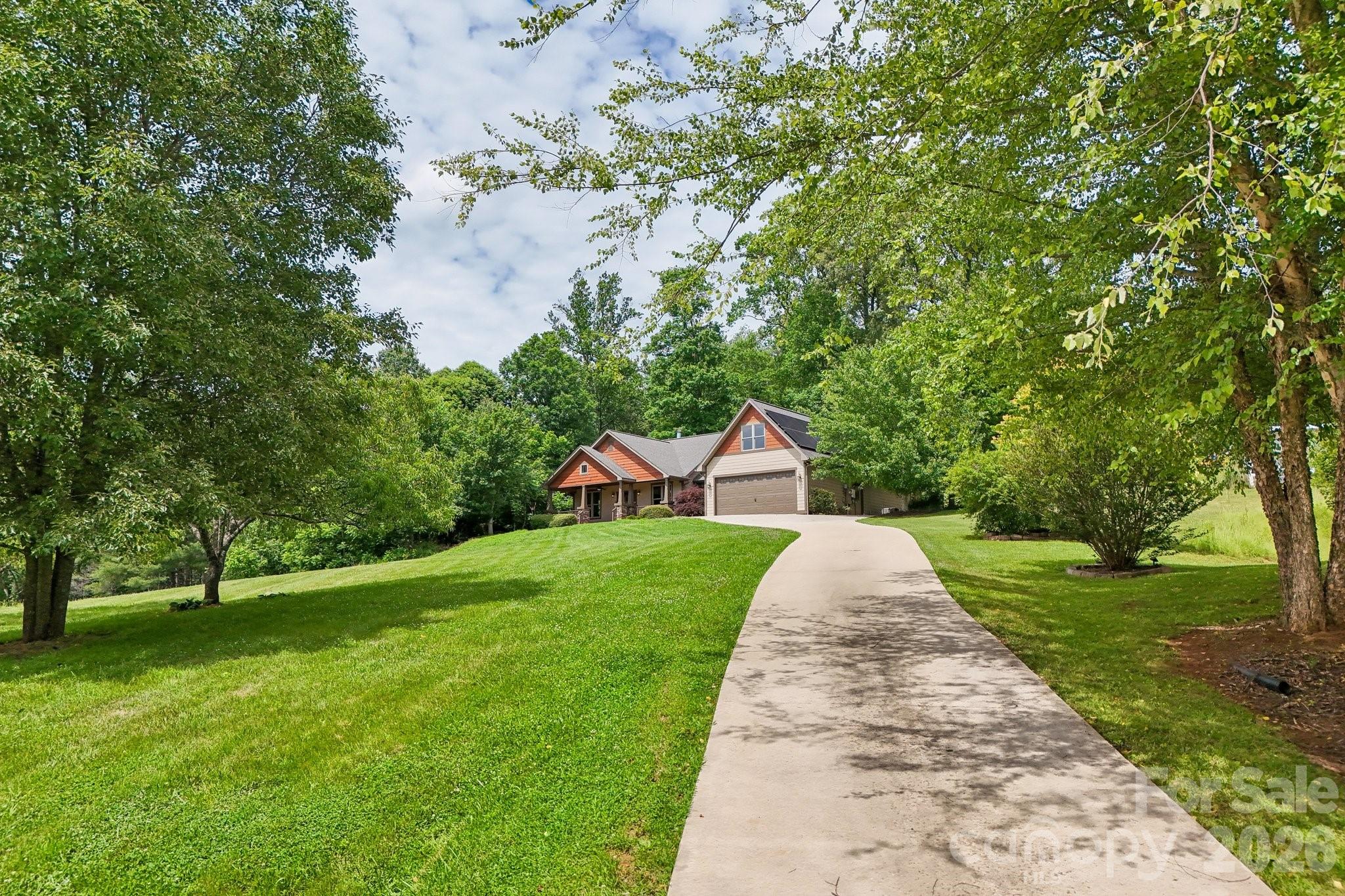 25 Willow Branch Lane — Weaverville
