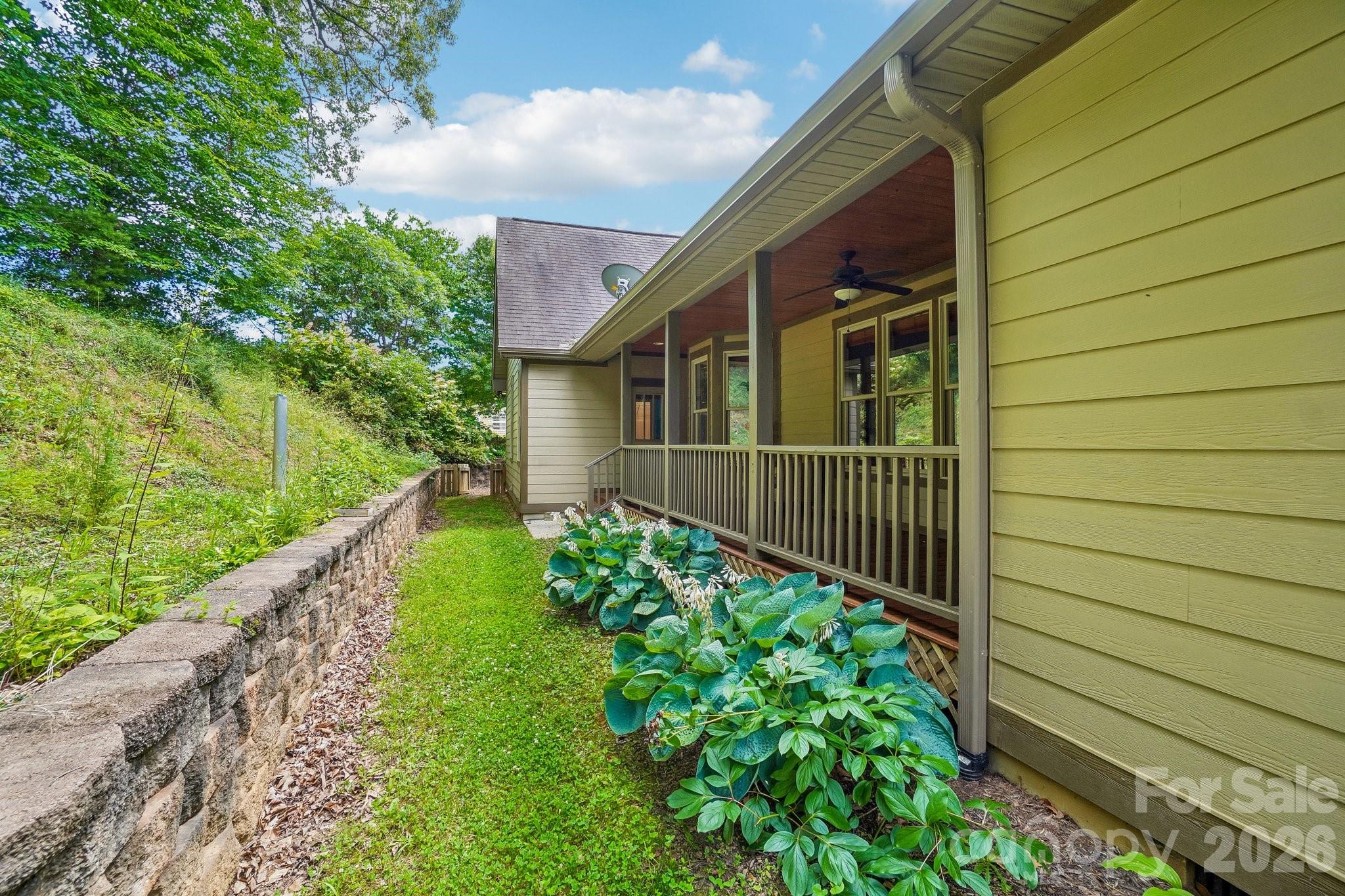 25 Willow Branch Lane — Weaverville