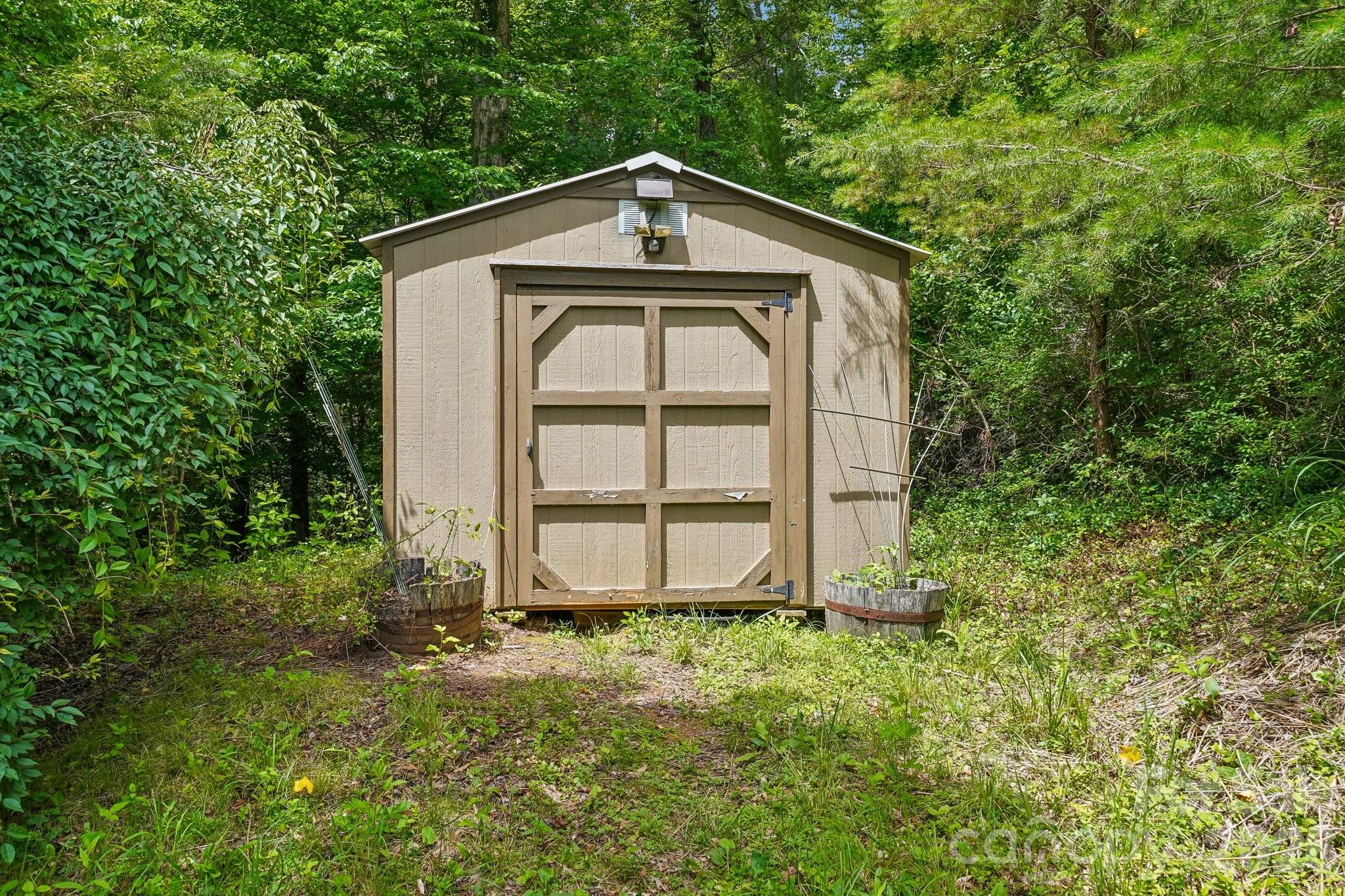 25 Willow Branch Lane — Weaverville