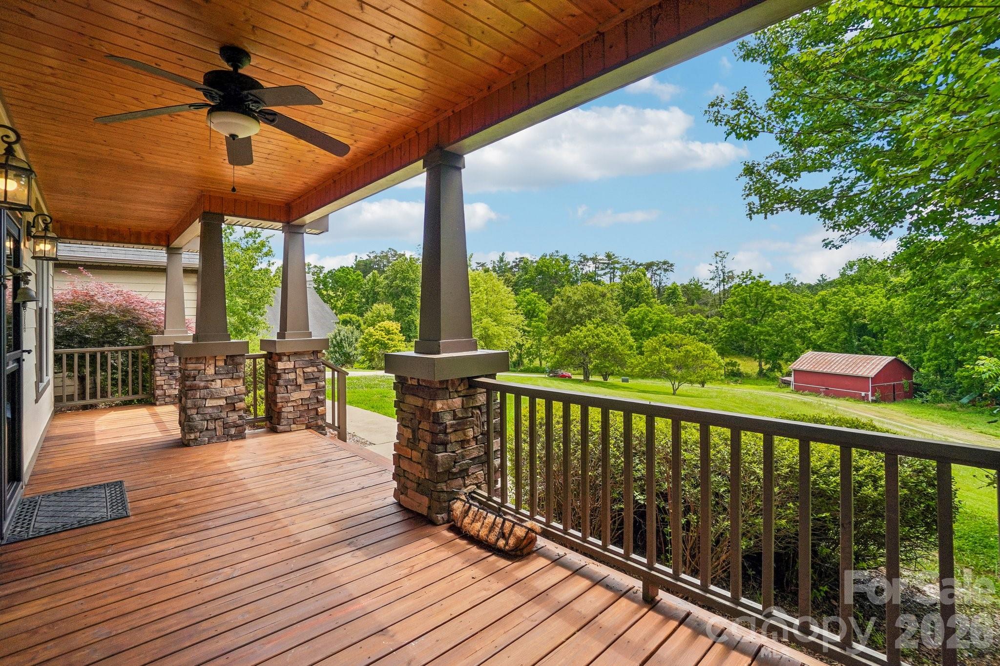 25 Willow Branch Lane — Weaverville