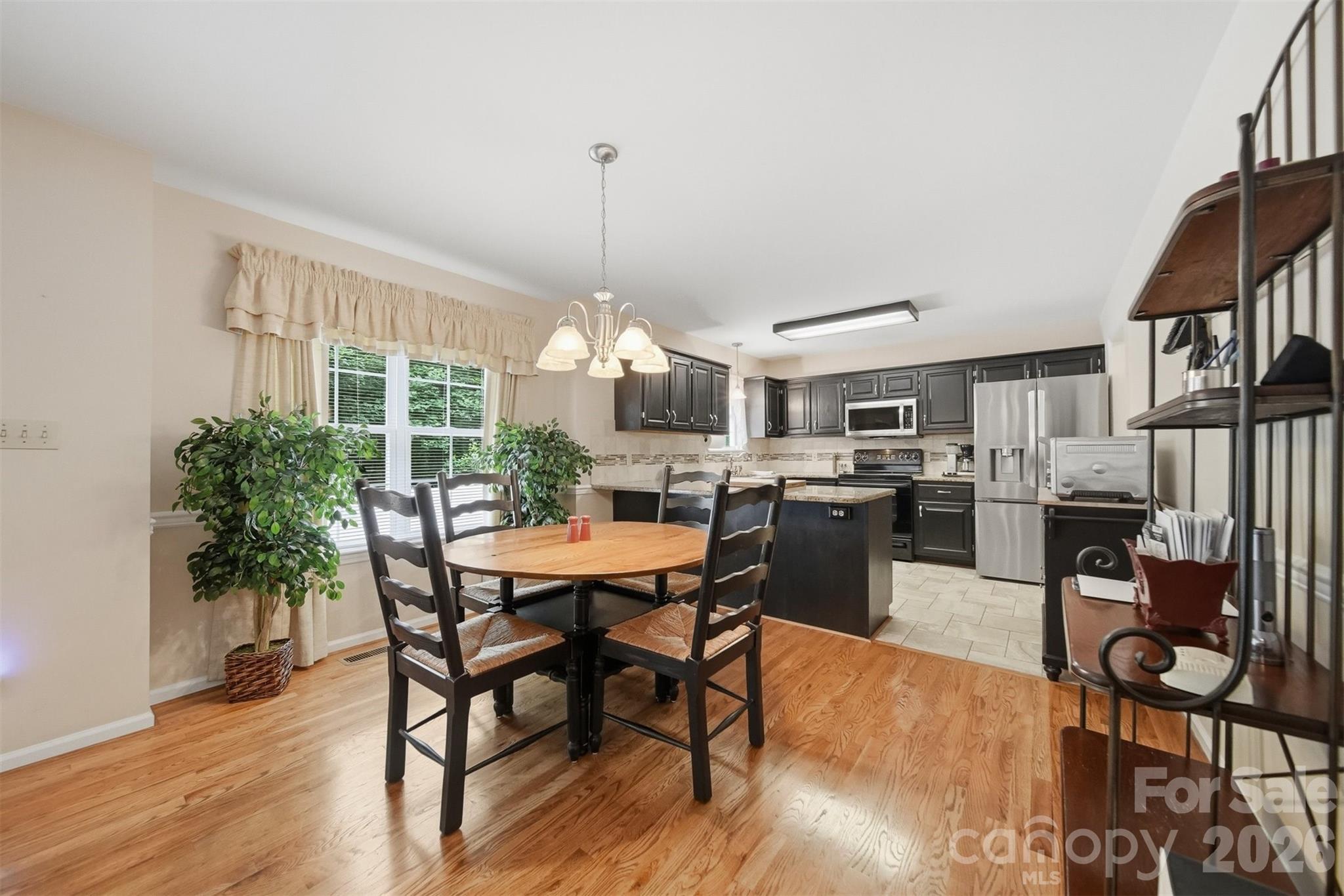 1032 30th Avenue Lane NE — Hickory
