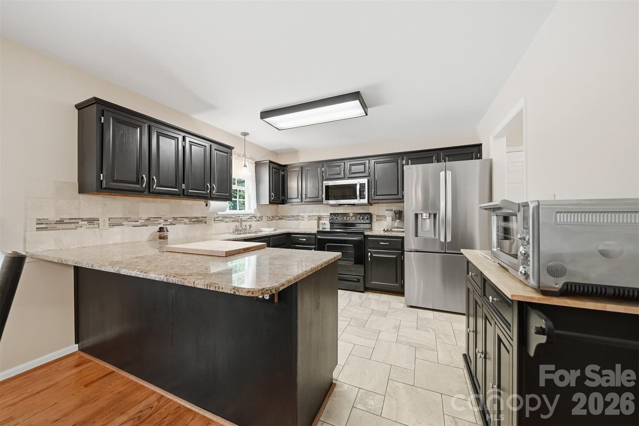 1032 30th Avenue Lane NE — Hickory