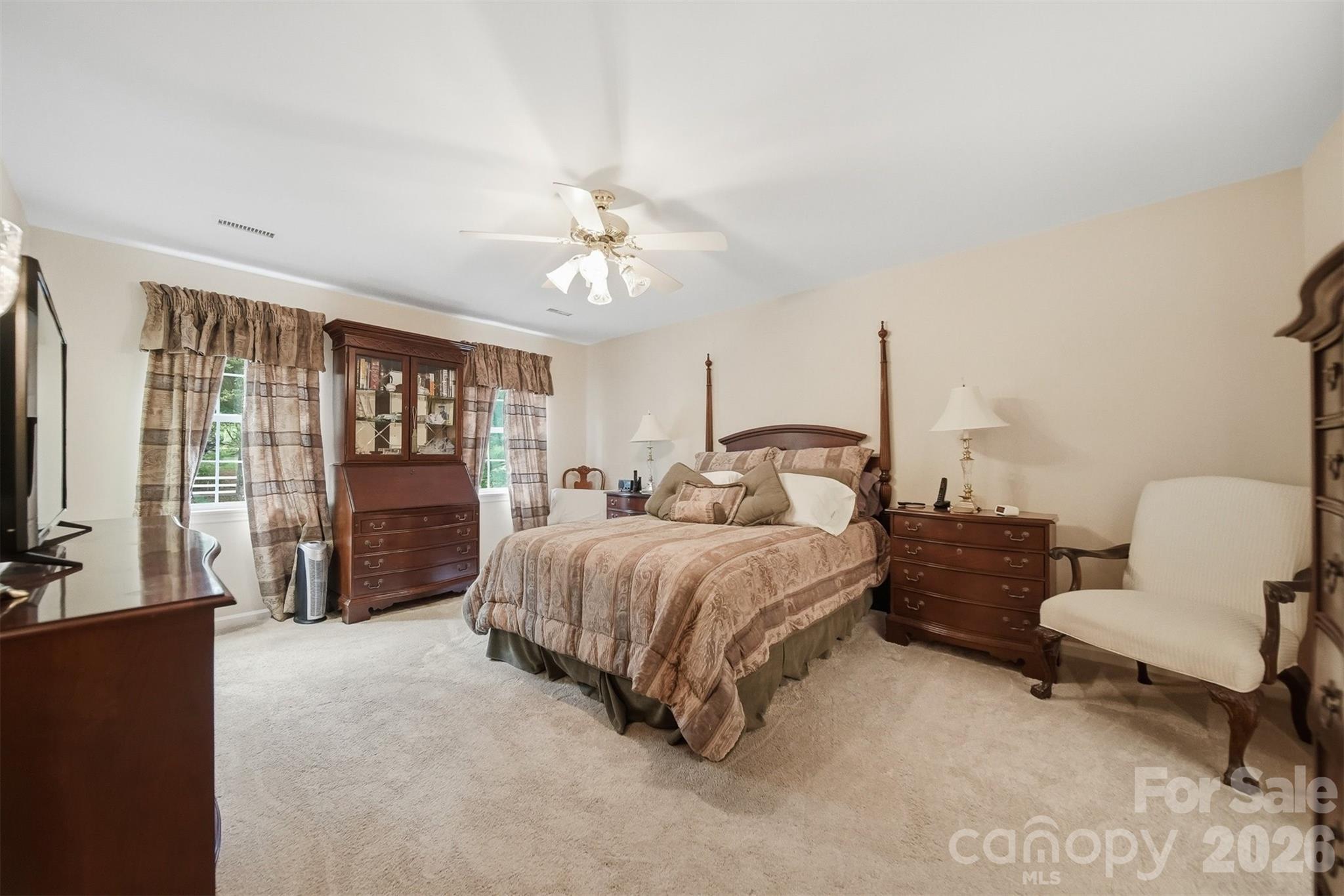 1032 30th Avenue Lane NE — Hickory