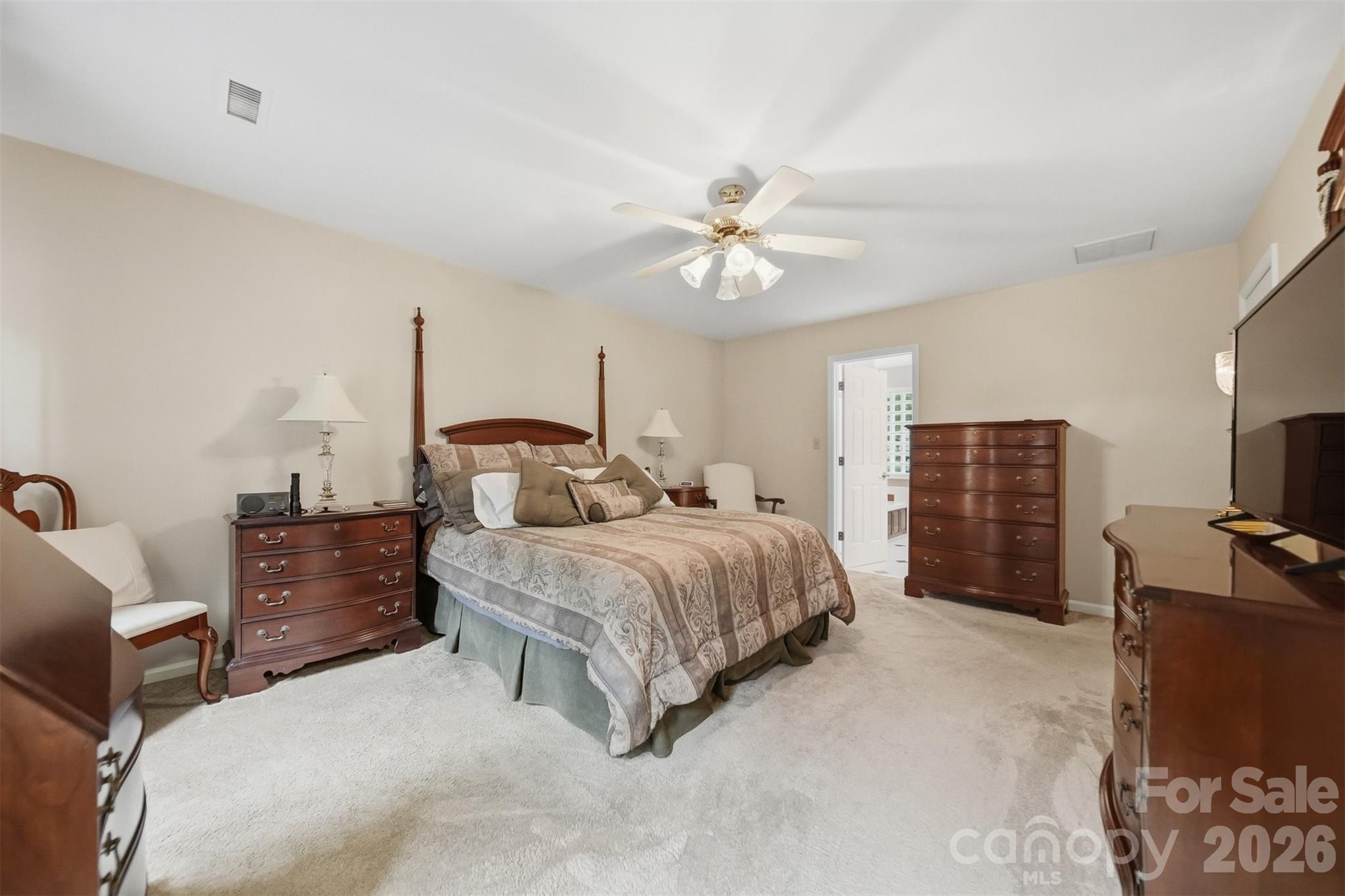 1032 30th Avenue Lane NE — Hickory
