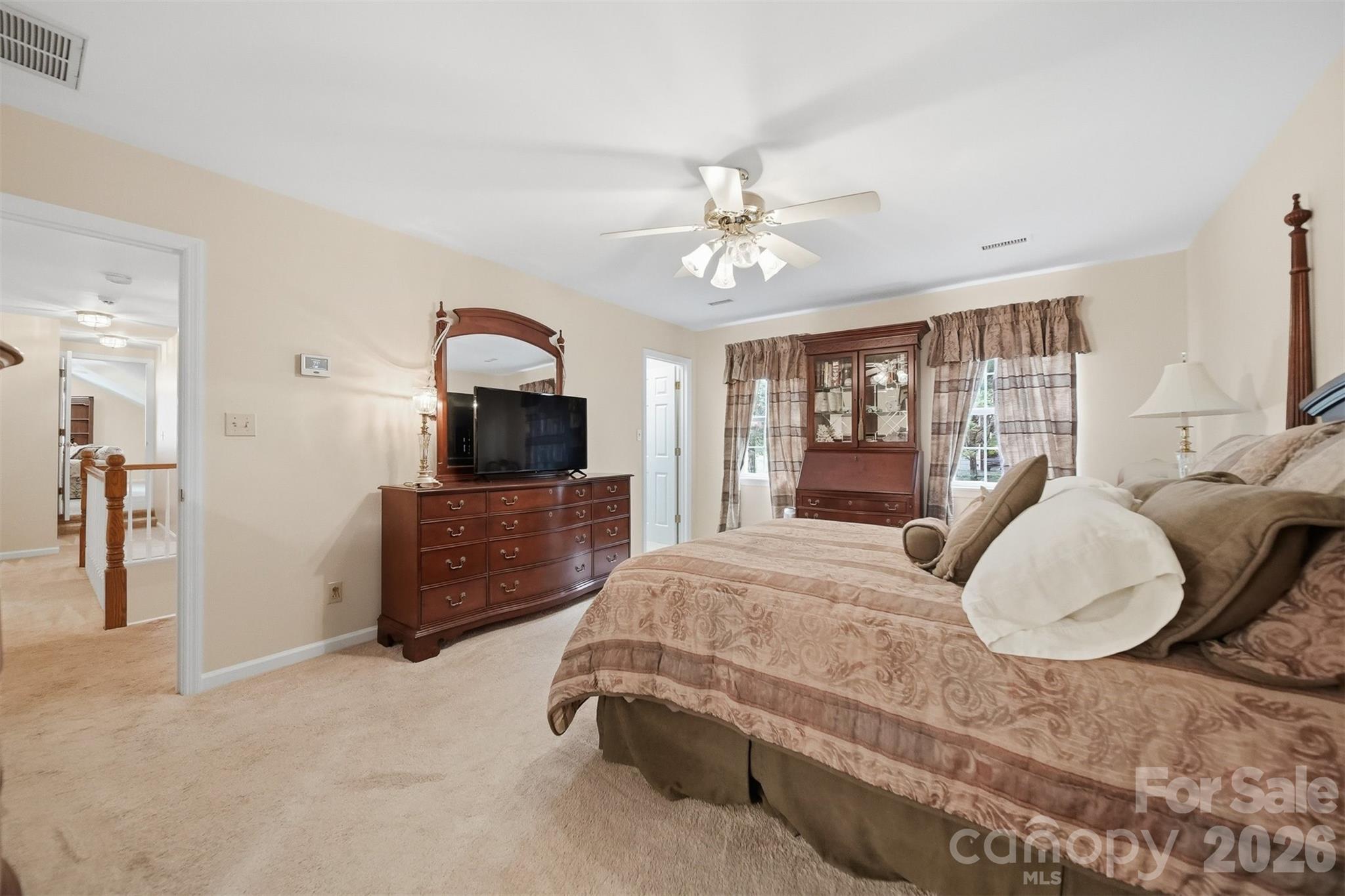 1032 30th Avenue Lane NE — Hickory