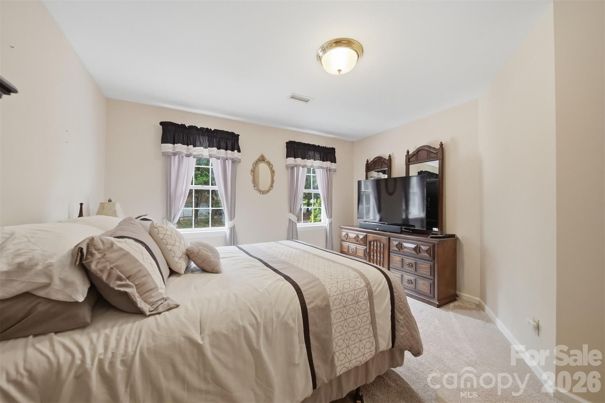1032 30th Avenue Lane NE — Hickory
