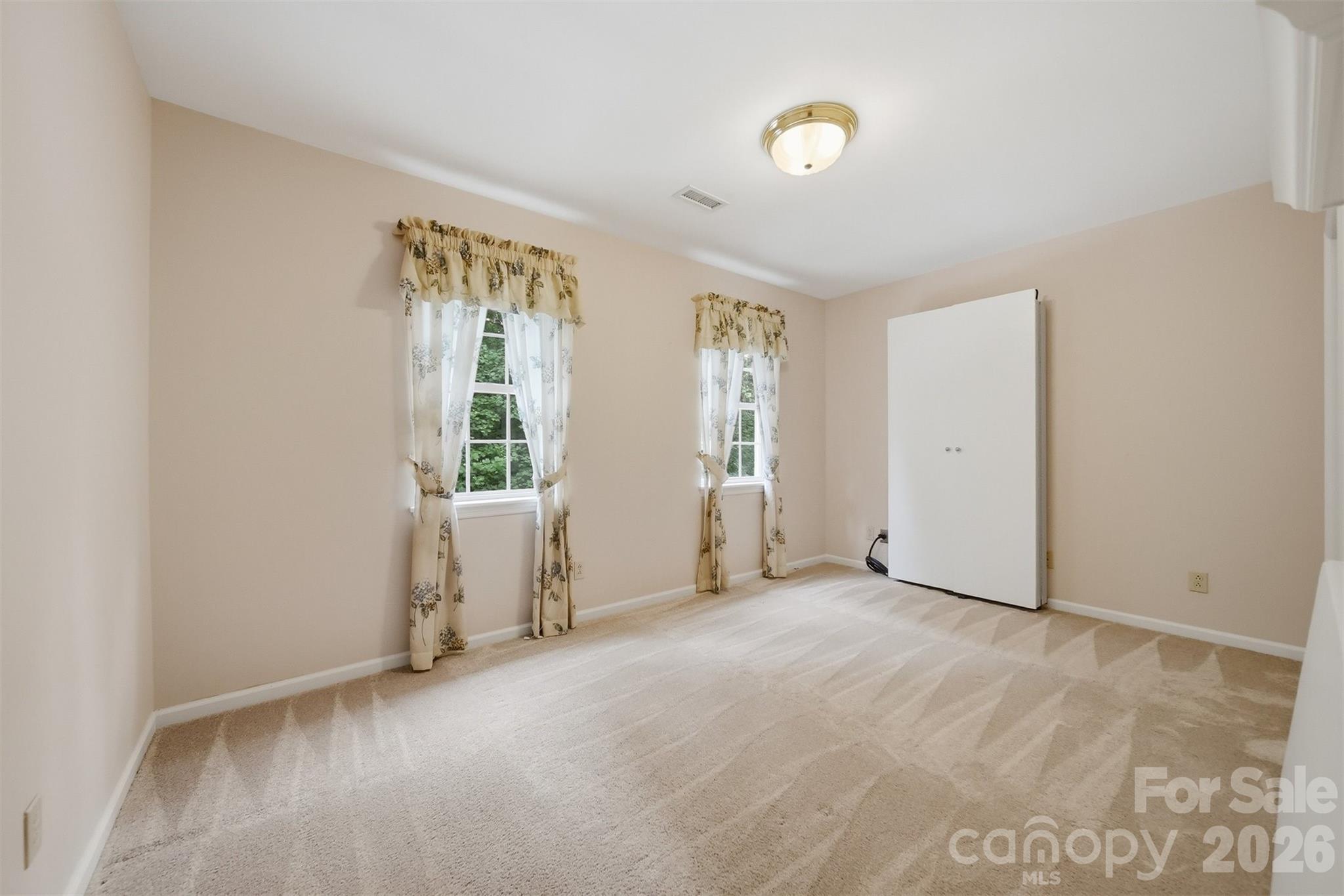 1032 30th Avenue Lane NE — Hickory