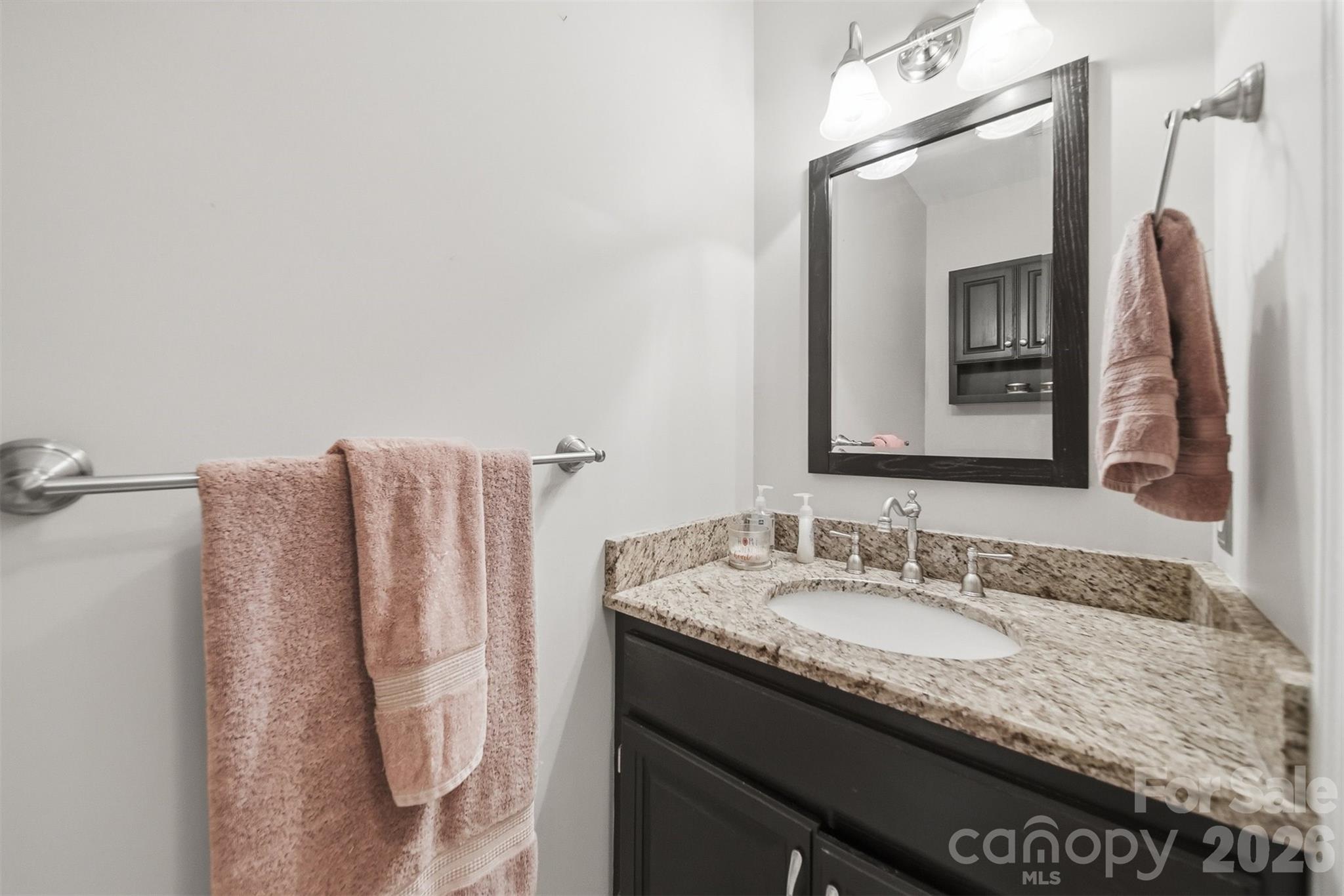 1032 30th Avenue Lane NE — Hickory