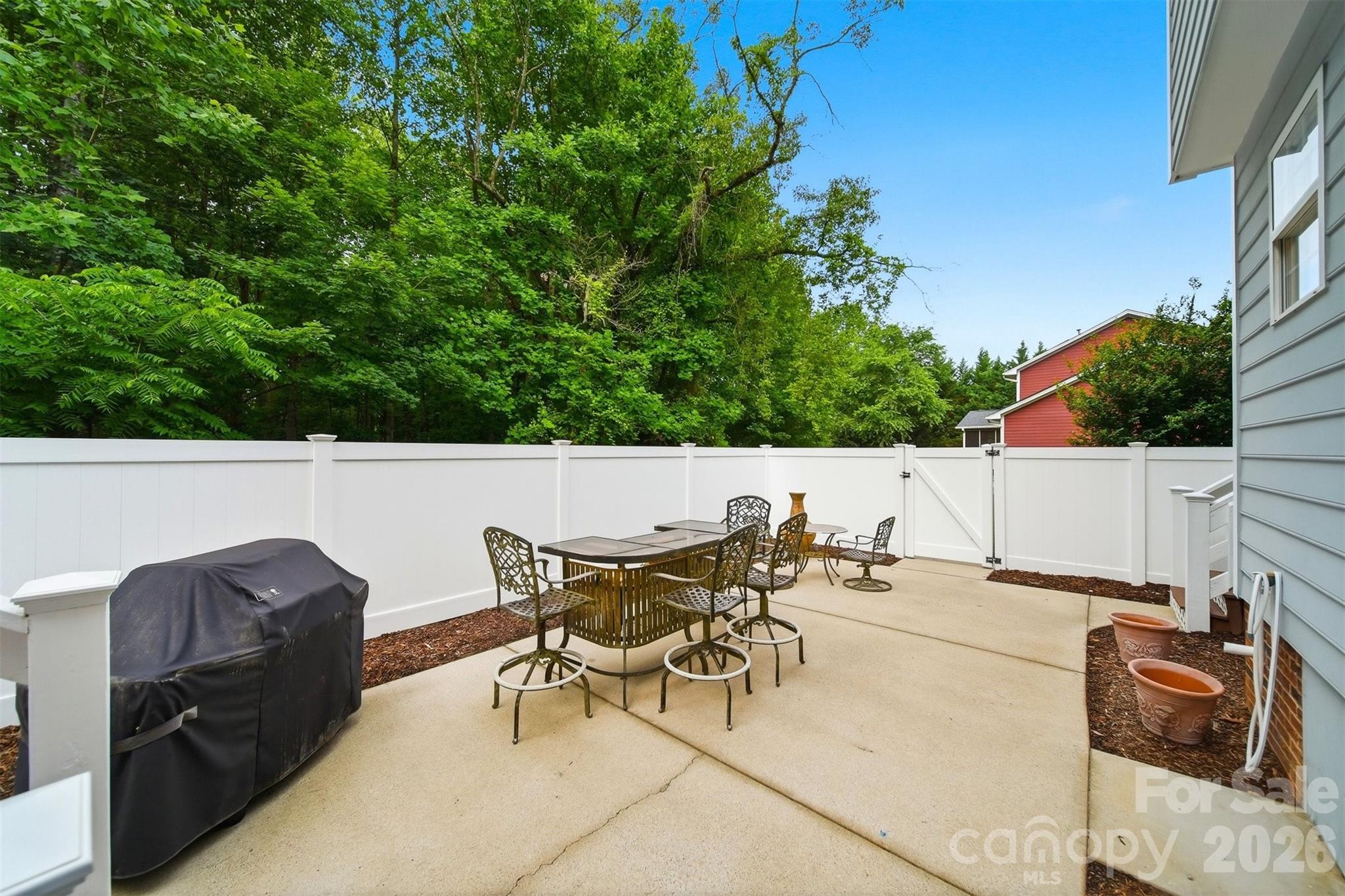 1032 30th Avenue Lane NE — Hickory
