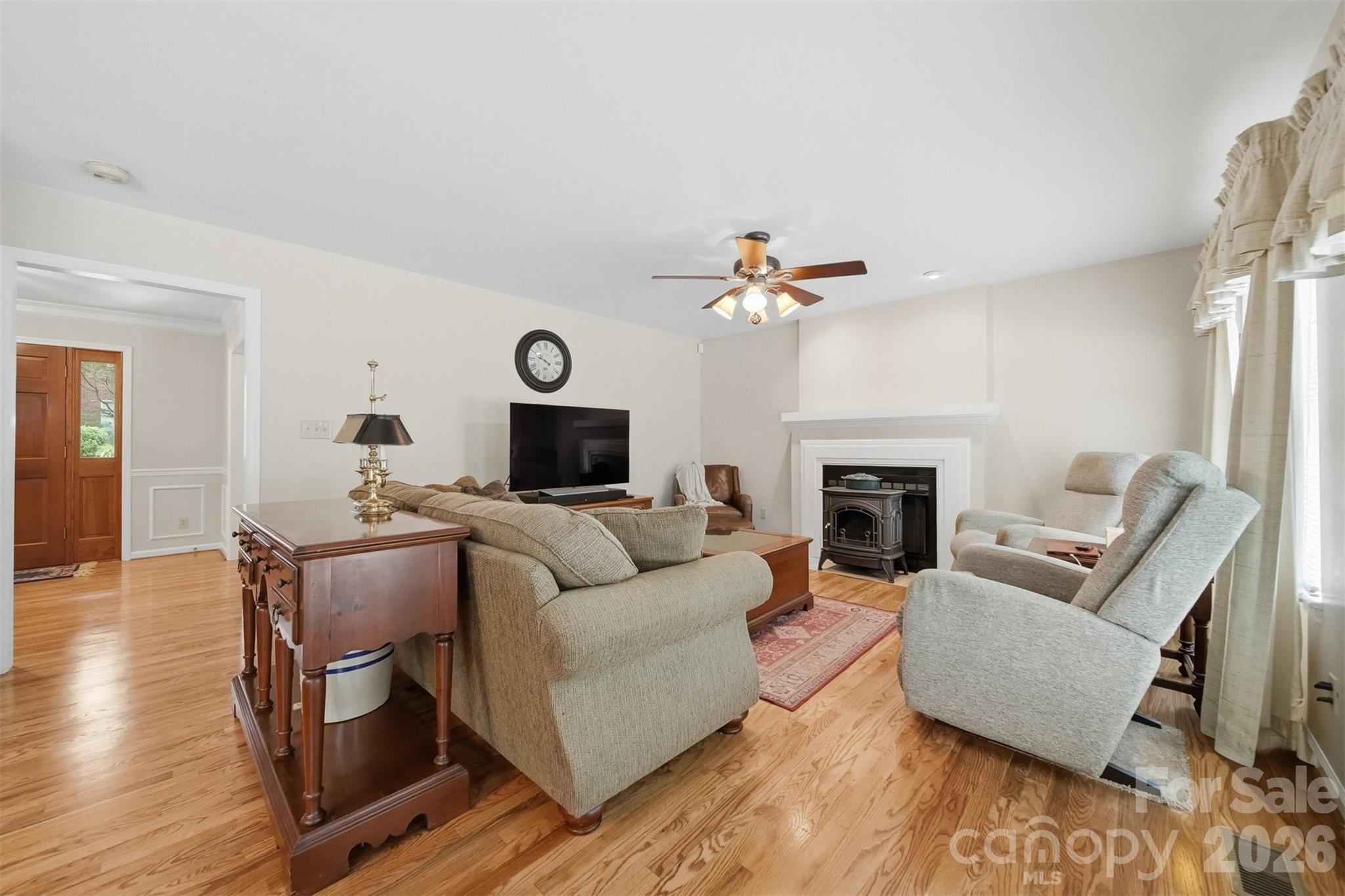 1032 30th Avenue Lane NE — Hickory
