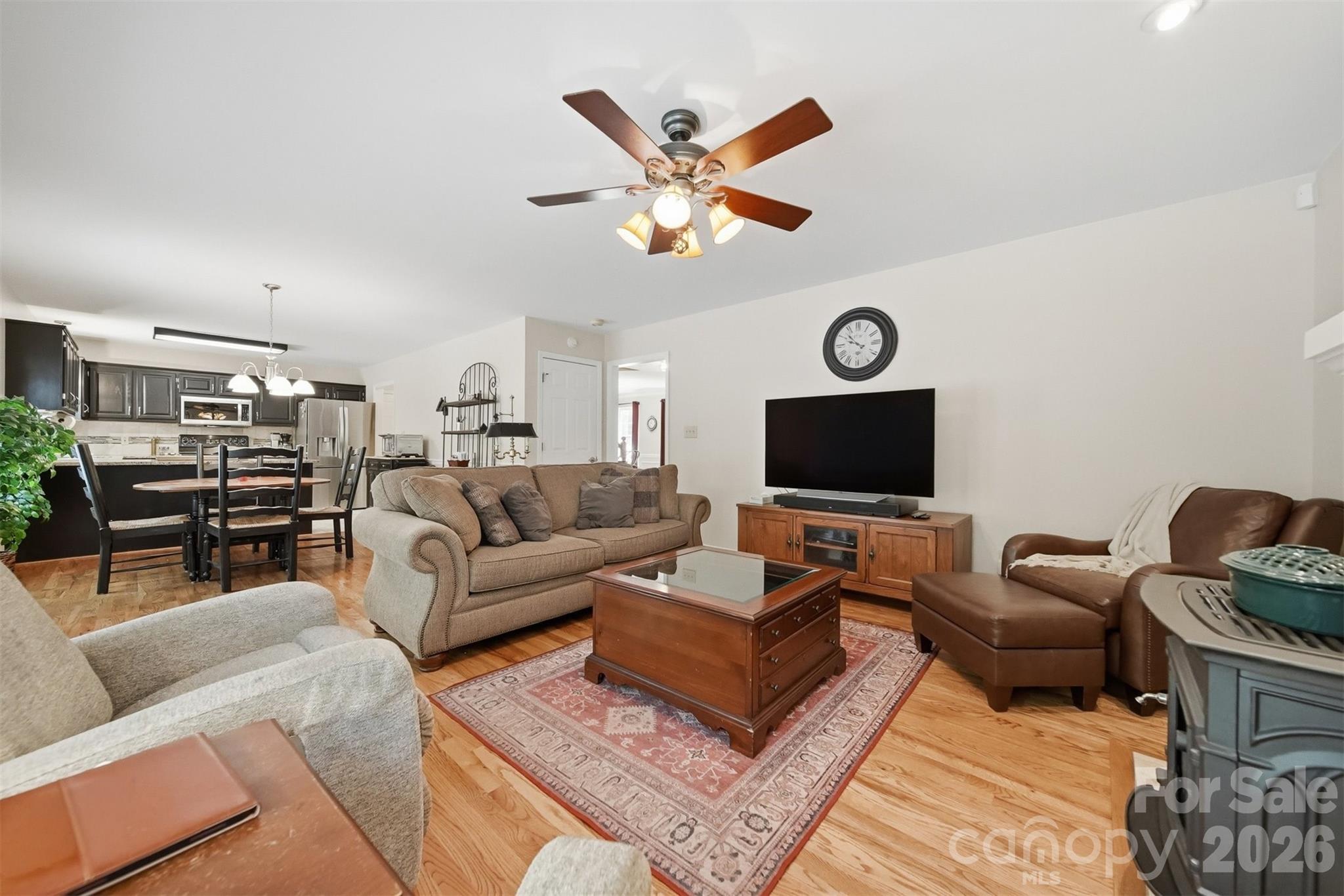 1032 30th Avenue Lane NE — Hickory