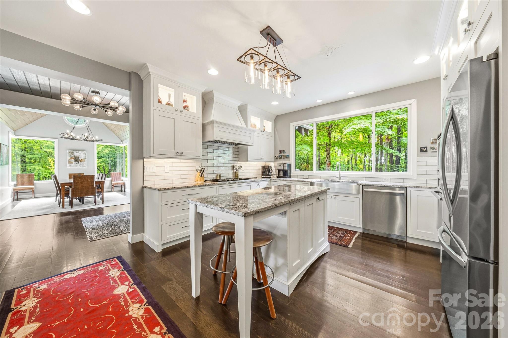233 Tanglewood Lane — Saluda