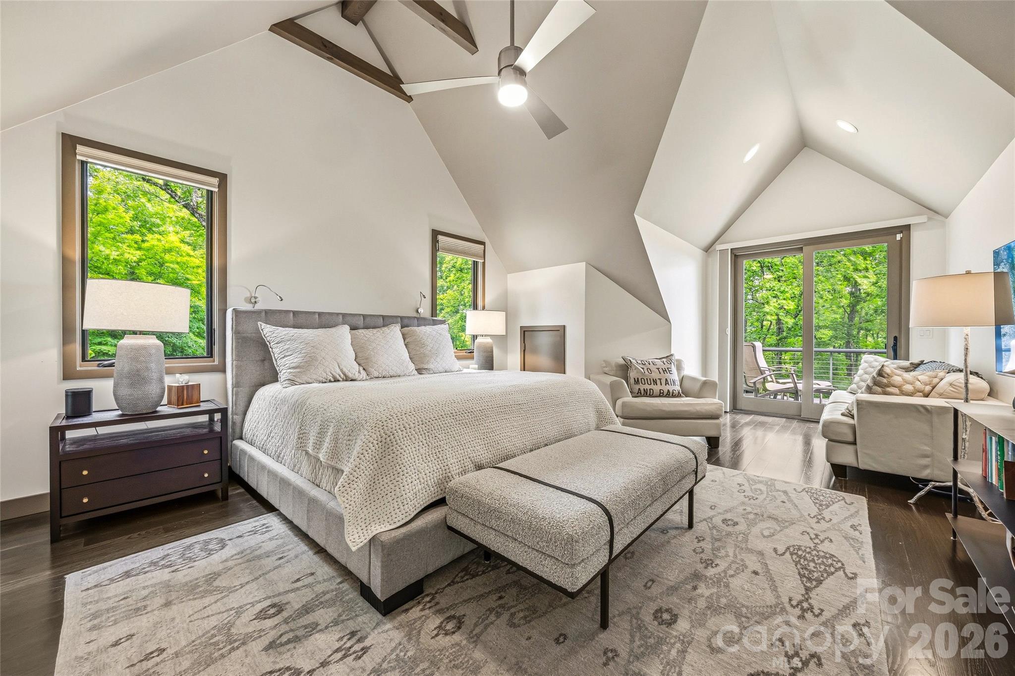 233 Tanglewood Lane — Saluda