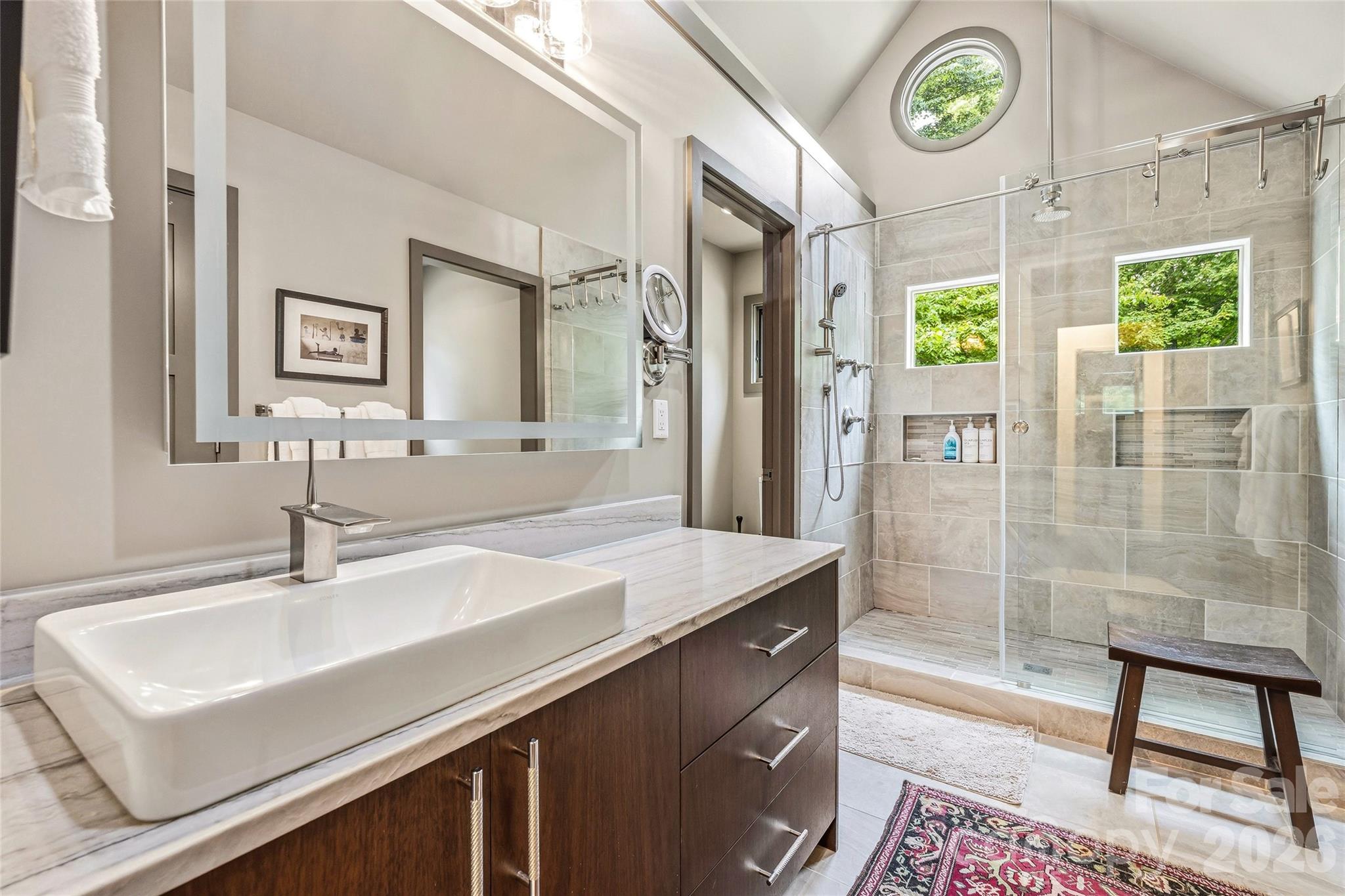 233 Tanglewood Lane — Saluda