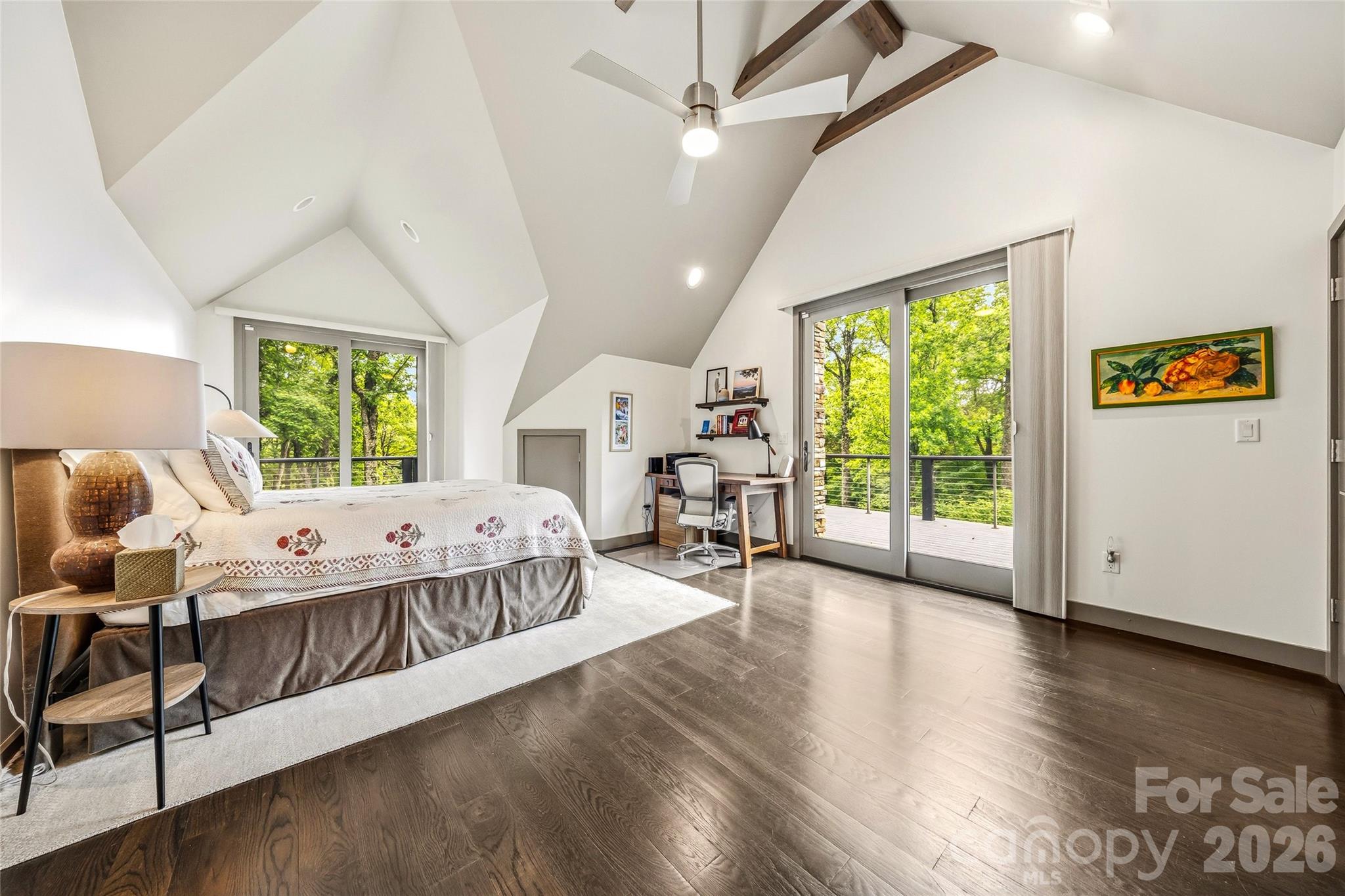 233 Tanglewood Lane — Saluda
