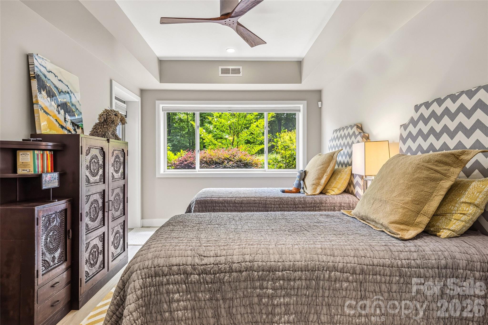 233 Tanglewood Lane — Saluda