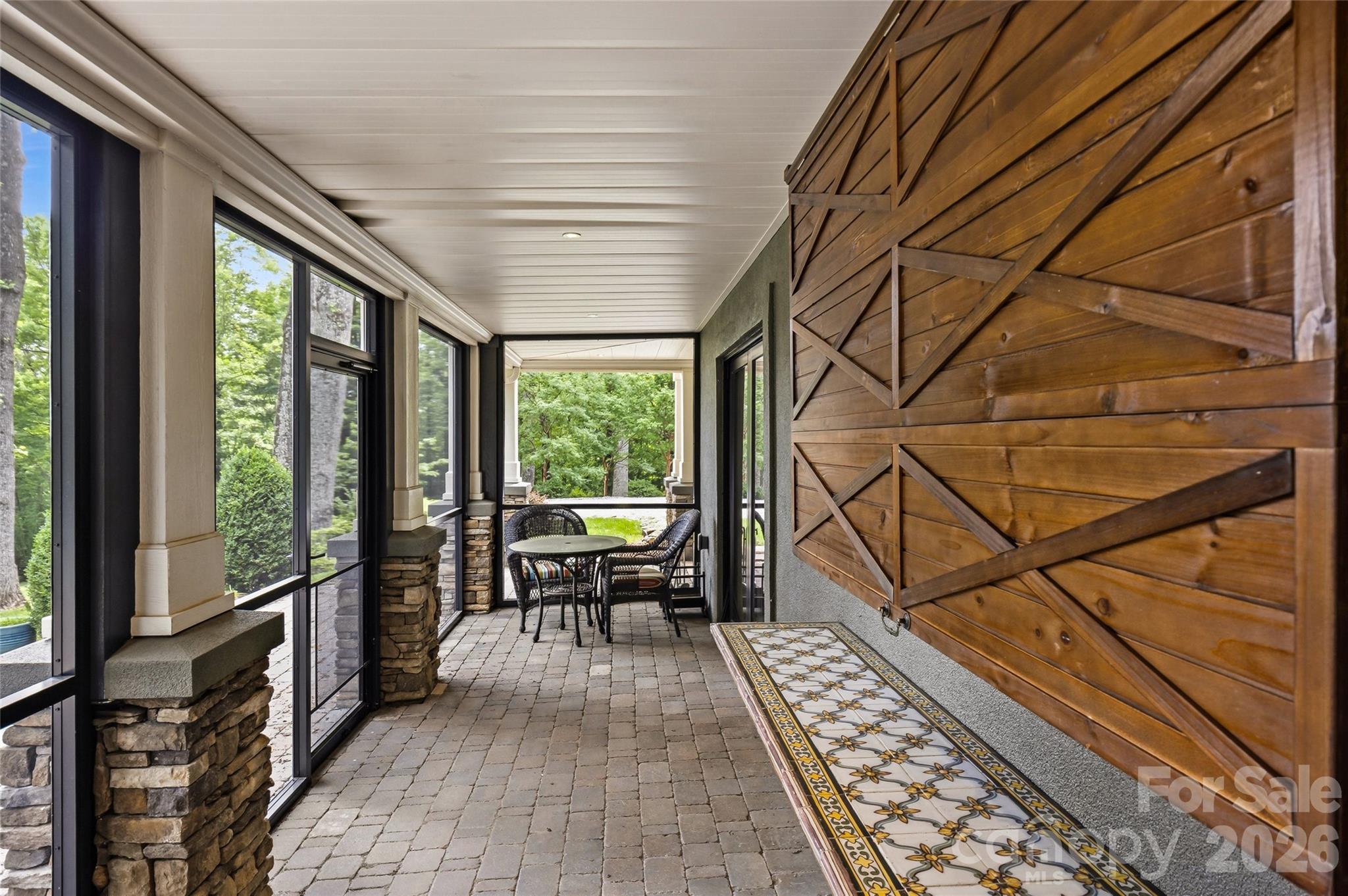 233 Tanglewood Lane — Saluda
