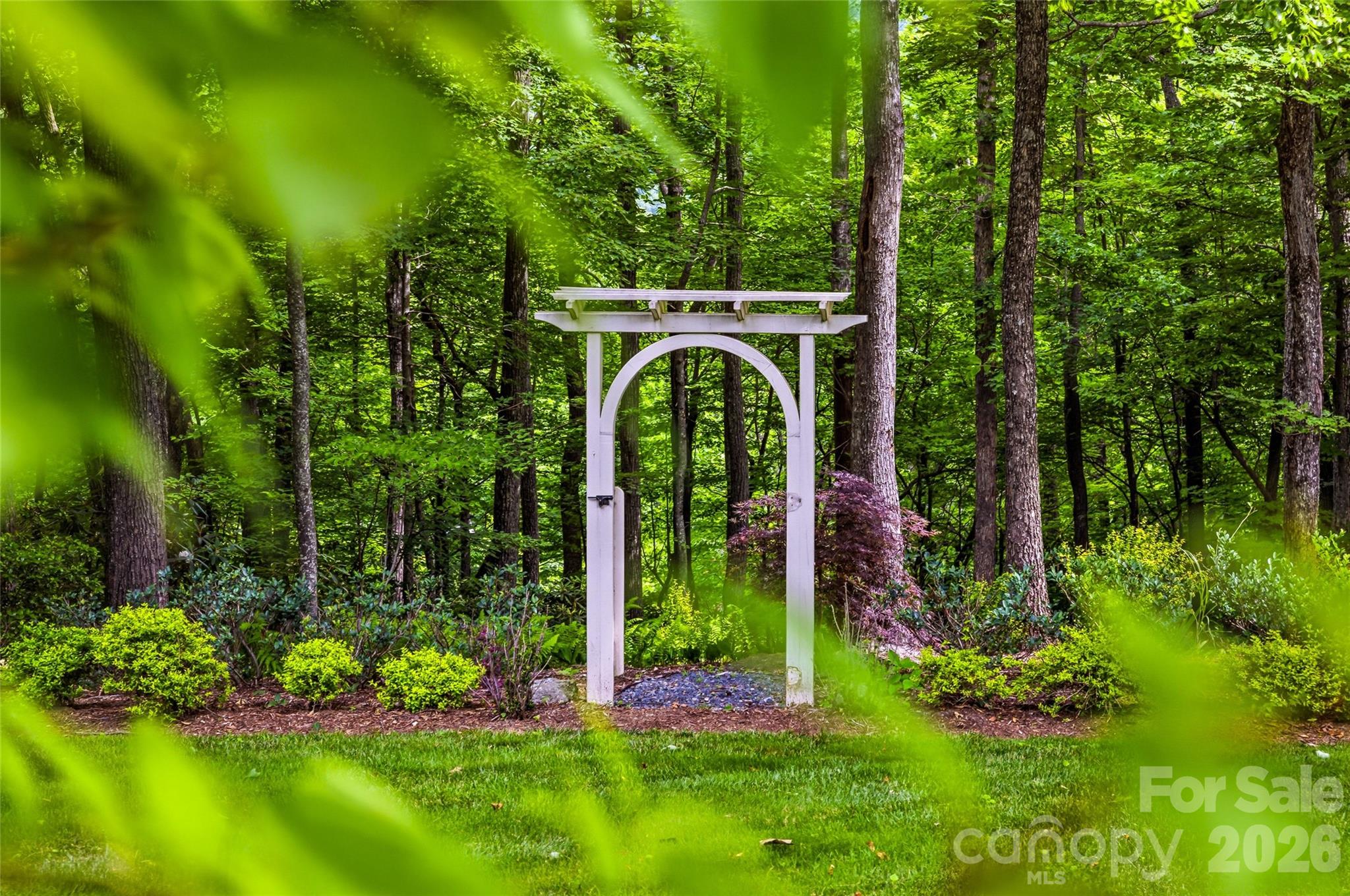 233 Tanglewood Lane — Saluda