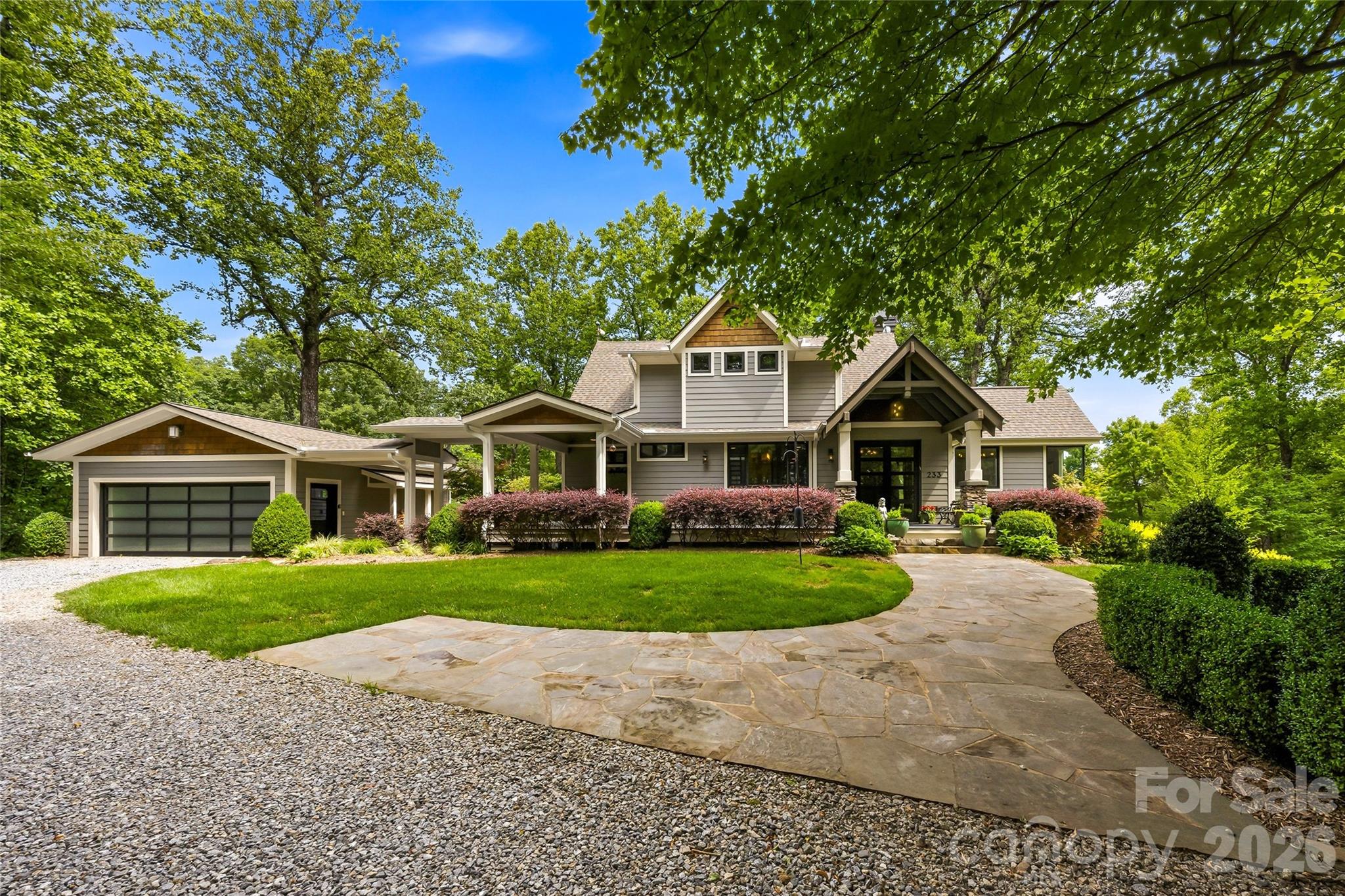 233 Tanglewood Lane — Saluda